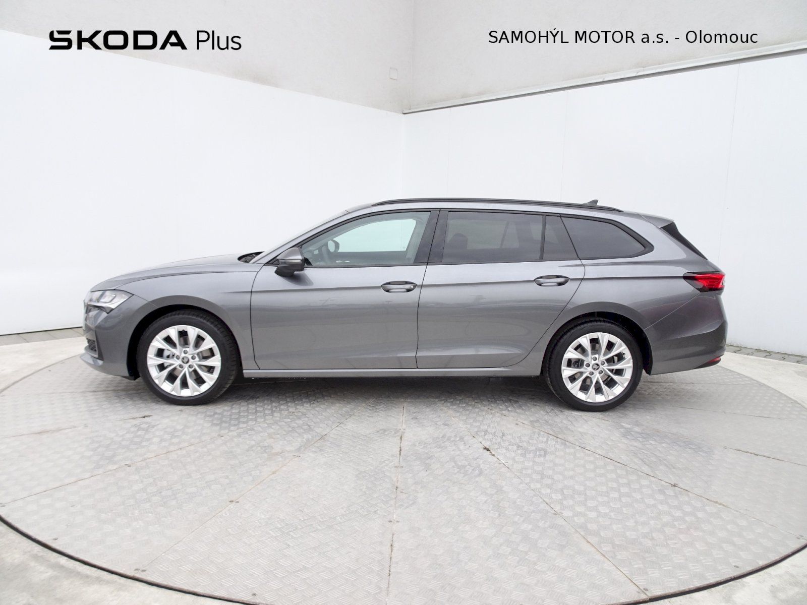 Škoda Superb, Combi 1.5TSI DSG Selection - fotka 3