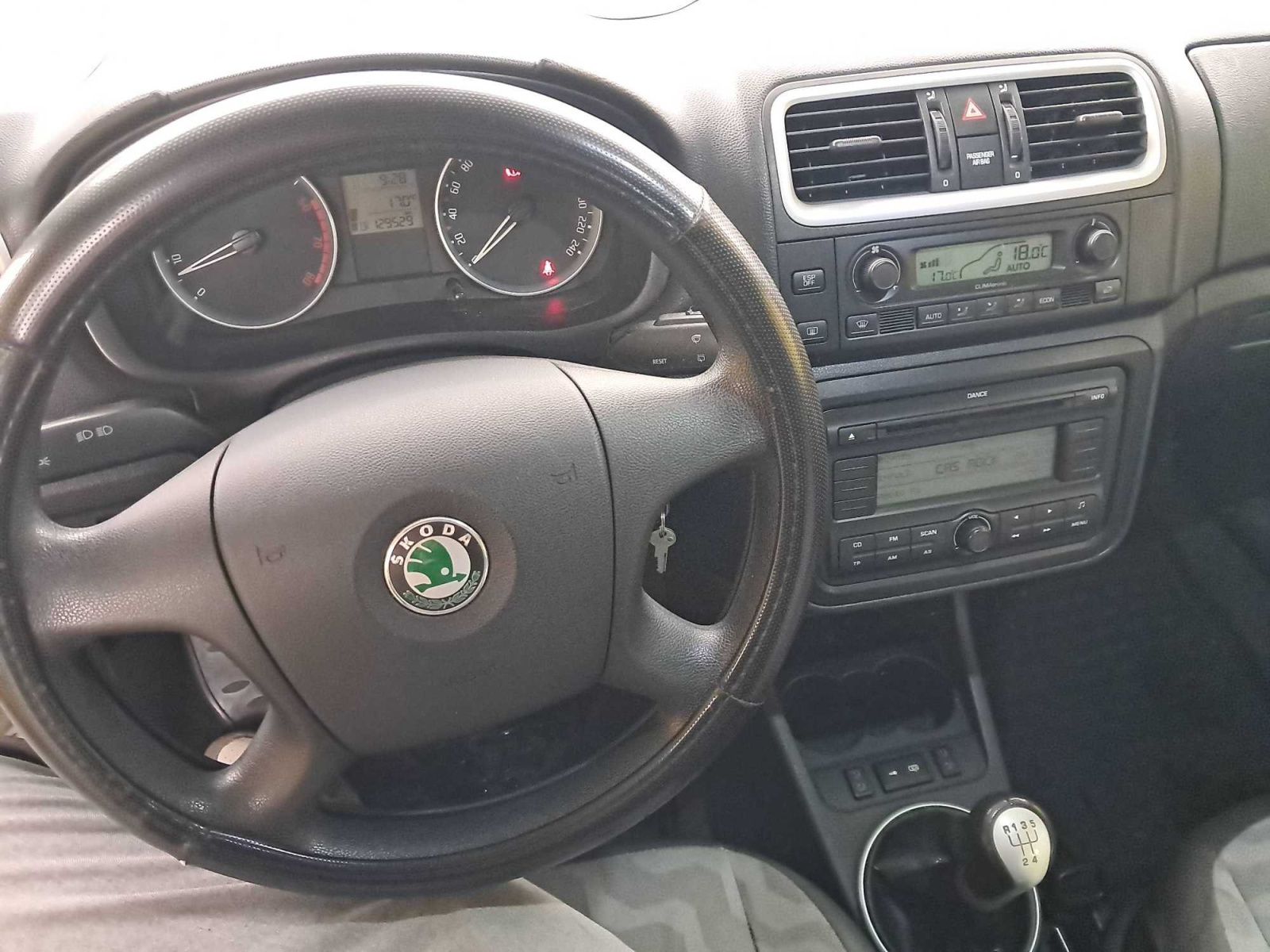 Škoda Roomster, 1.6 16V, Style - fotka 3