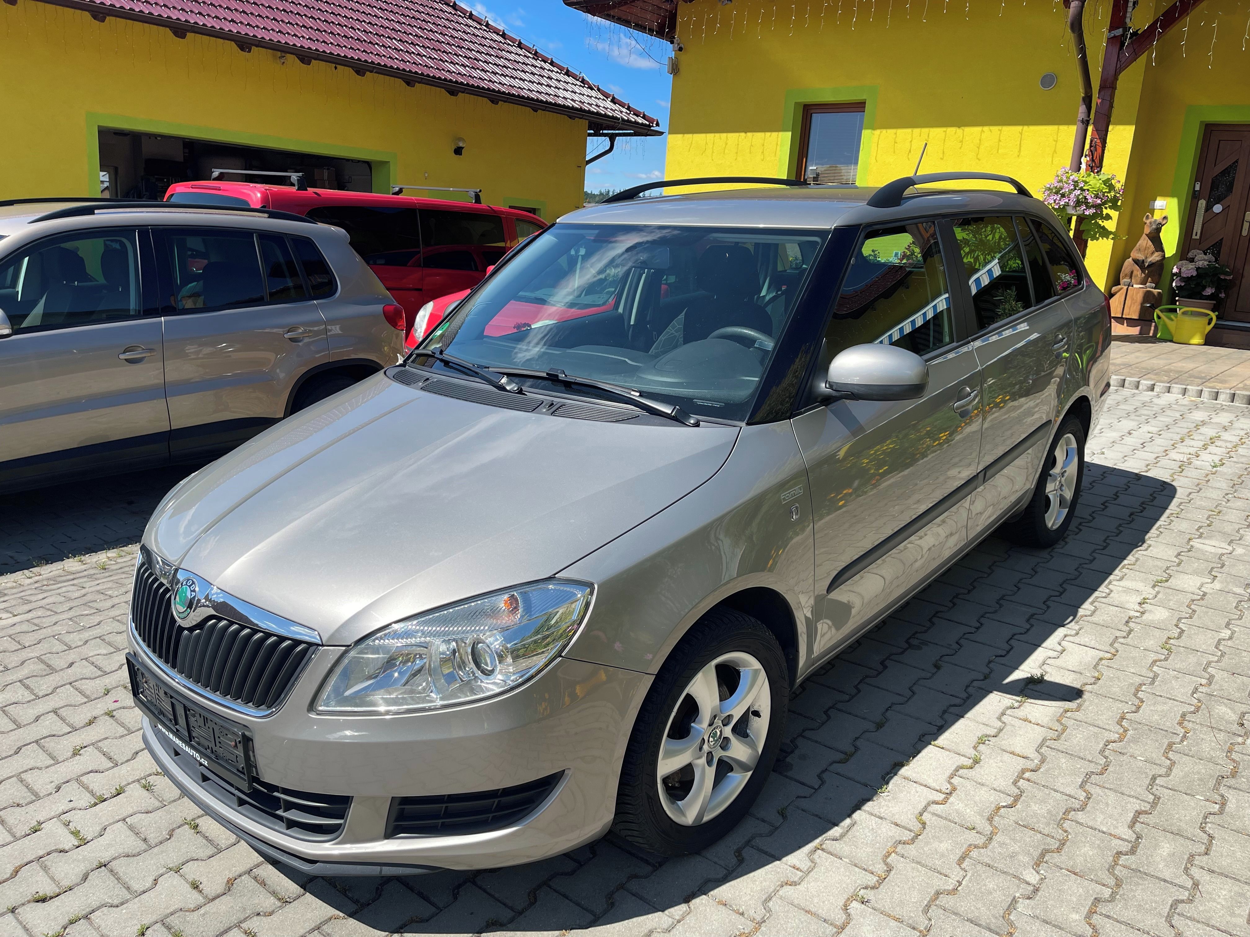 Škoda Fabia, COMBI 1.6 Tdi 66 kw výhřev sed - fotka 3