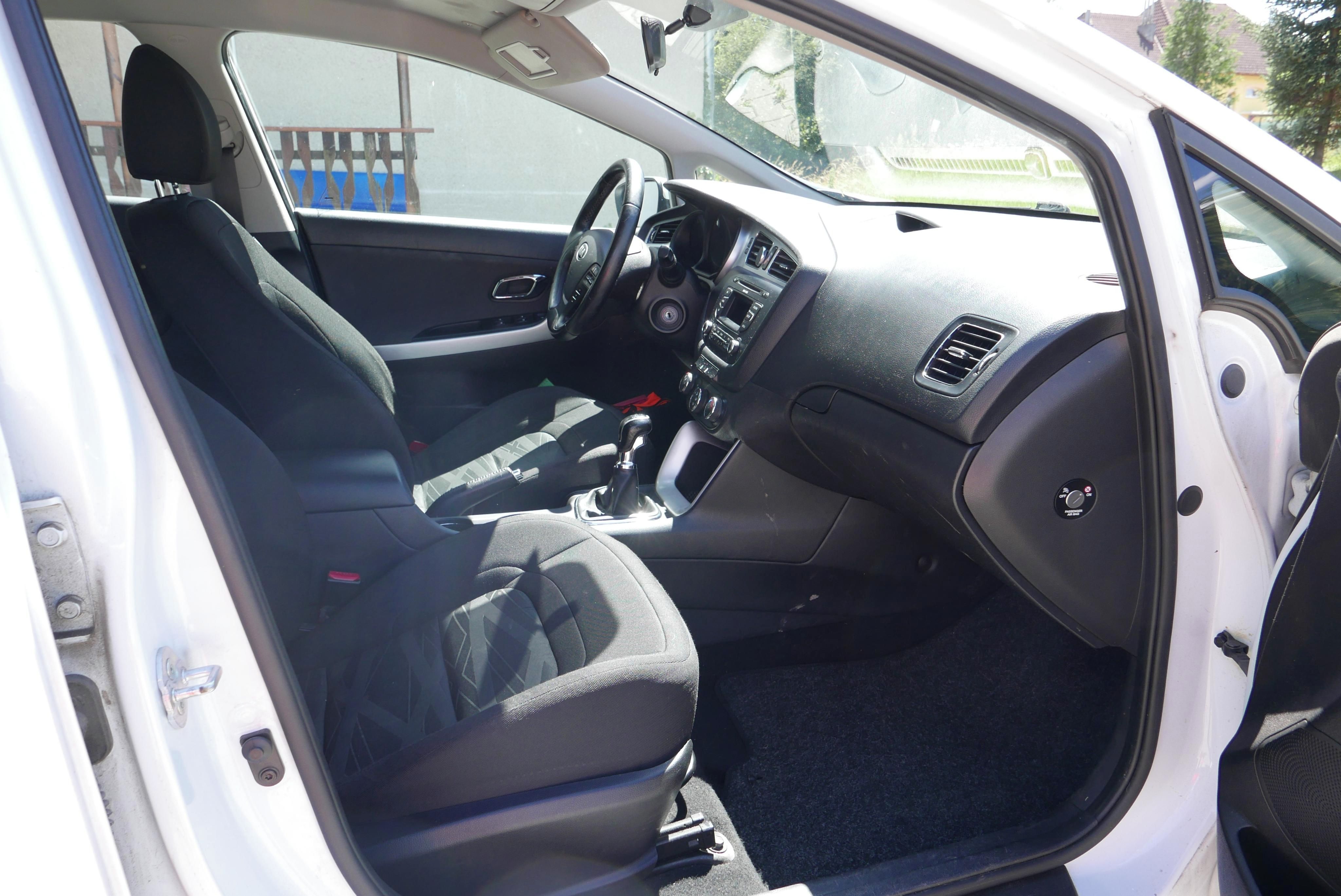 Kia Cee´d, 1.6 GDI Servisní knížka - fotka 4