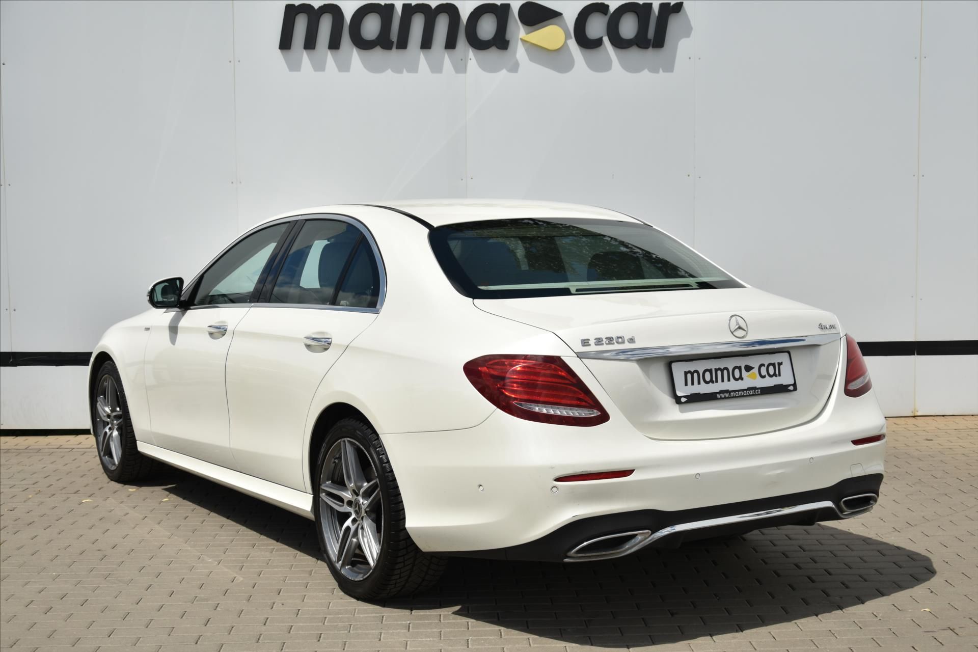 Mercedes-Benz Třídy E, 220D 4MATIC AMG NAVI ČR - fotka 5