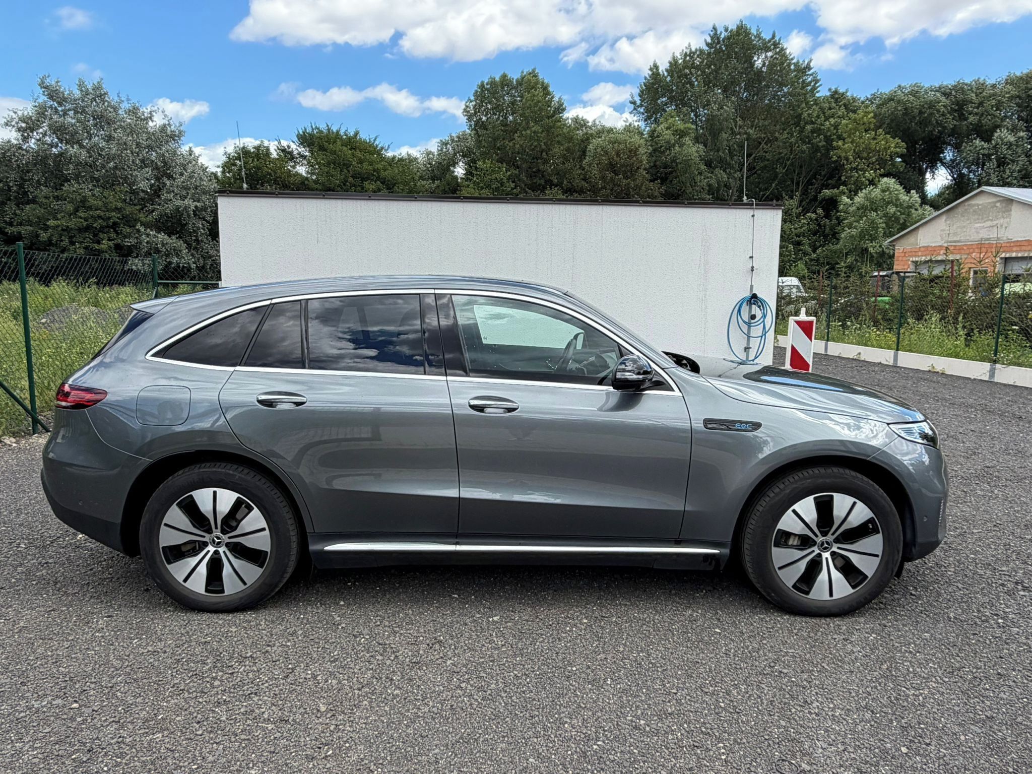 Mercedes-Benz EQC, 400 4Matic - fotka 4