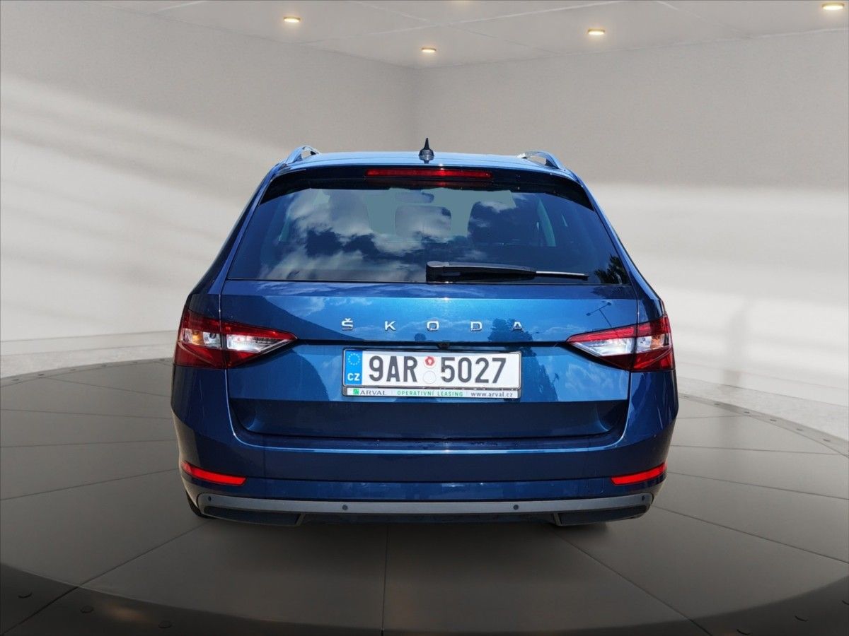 Škoda Superb, 2,0 TDI 110 Style DSG - fotka 4