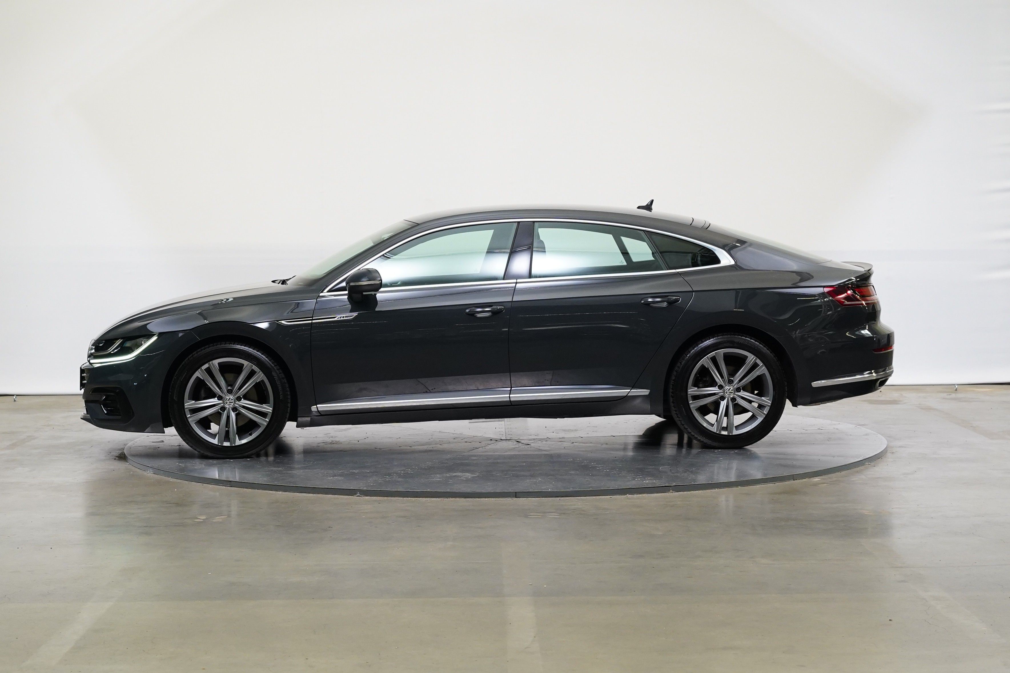 Volkswagen Arteon, 2.0 TSI 140 kW R-Line - fotka 3