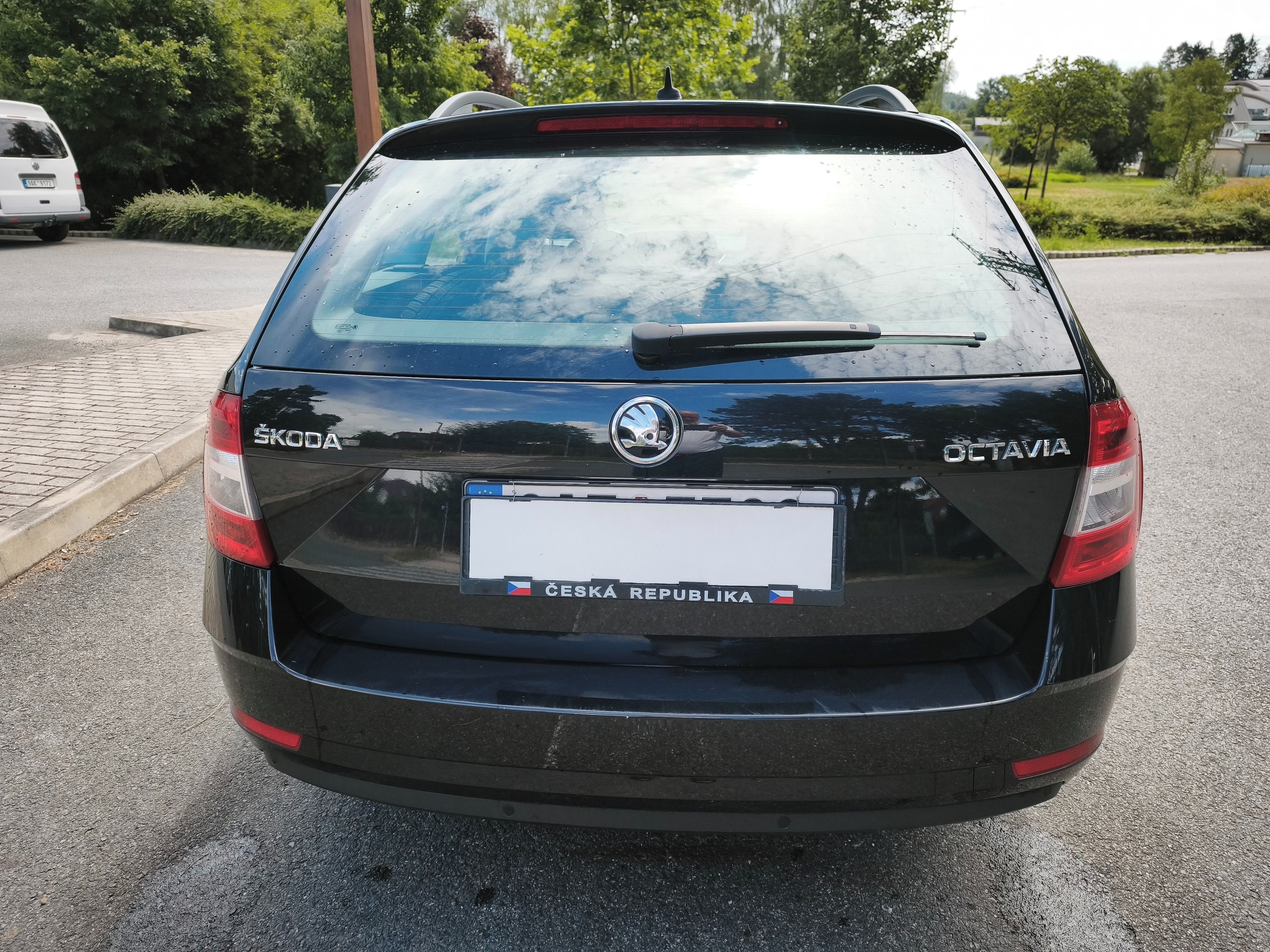Škoda Octavia, 1.6 TDI  Ambition Plus ČR 1maj - fotka 6