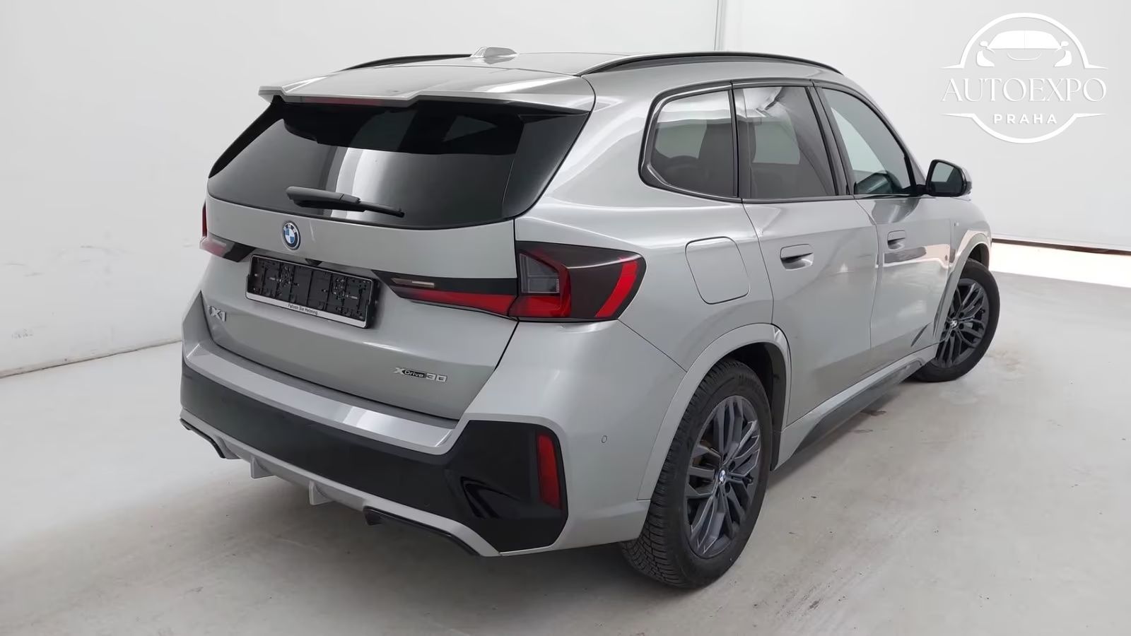 BMW iX1, 30 xDrive M Sport - fotka 4