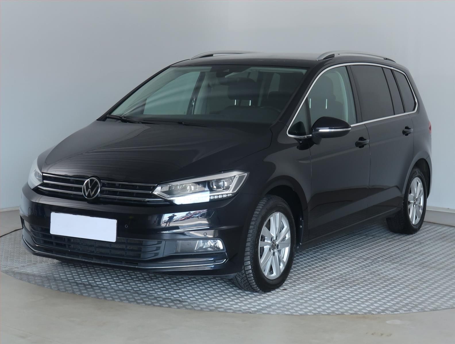 Volkswagen Touran, 1.5 TSI, Automat, ČR,1.maj - fotka 2