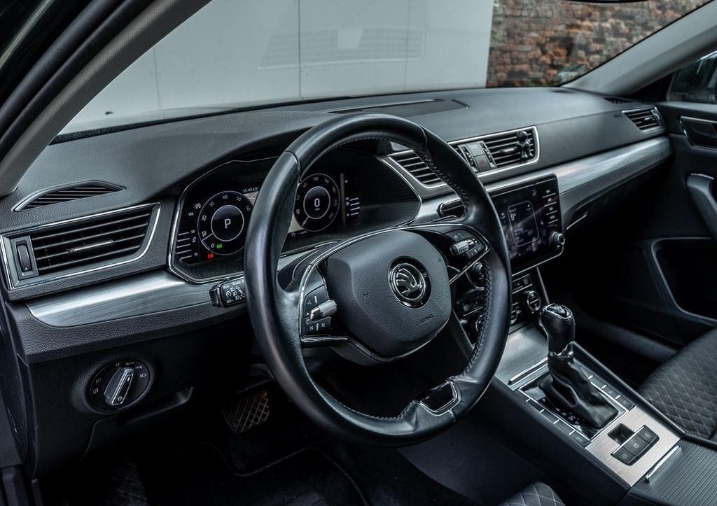 Škoda Superb, 1.5 TSi 110kW,Matrix LED,ojeté - fotka 3