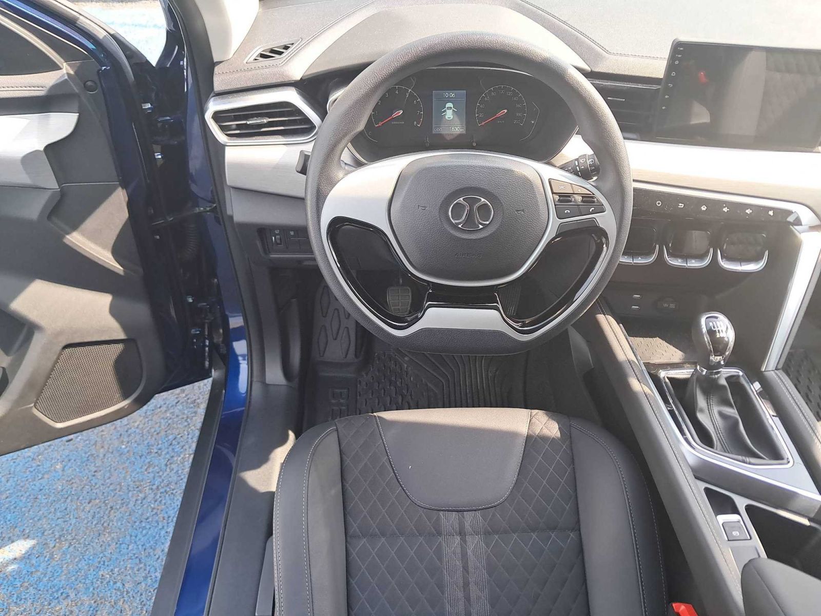 BAIC X3, 1.5T, Záruka, Serv.kniha, Kůže - fotka 3