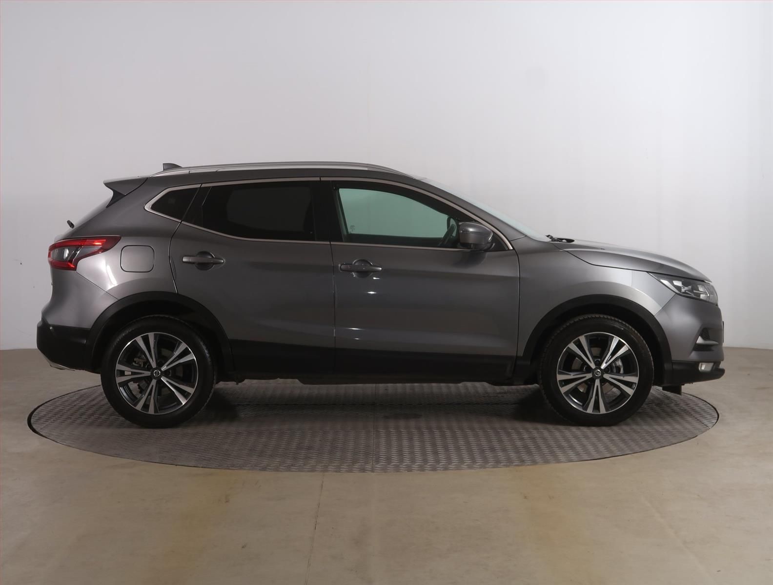 Nissan Qashqai, 1.3 DIG-T, Serv.kniha - fotka 6