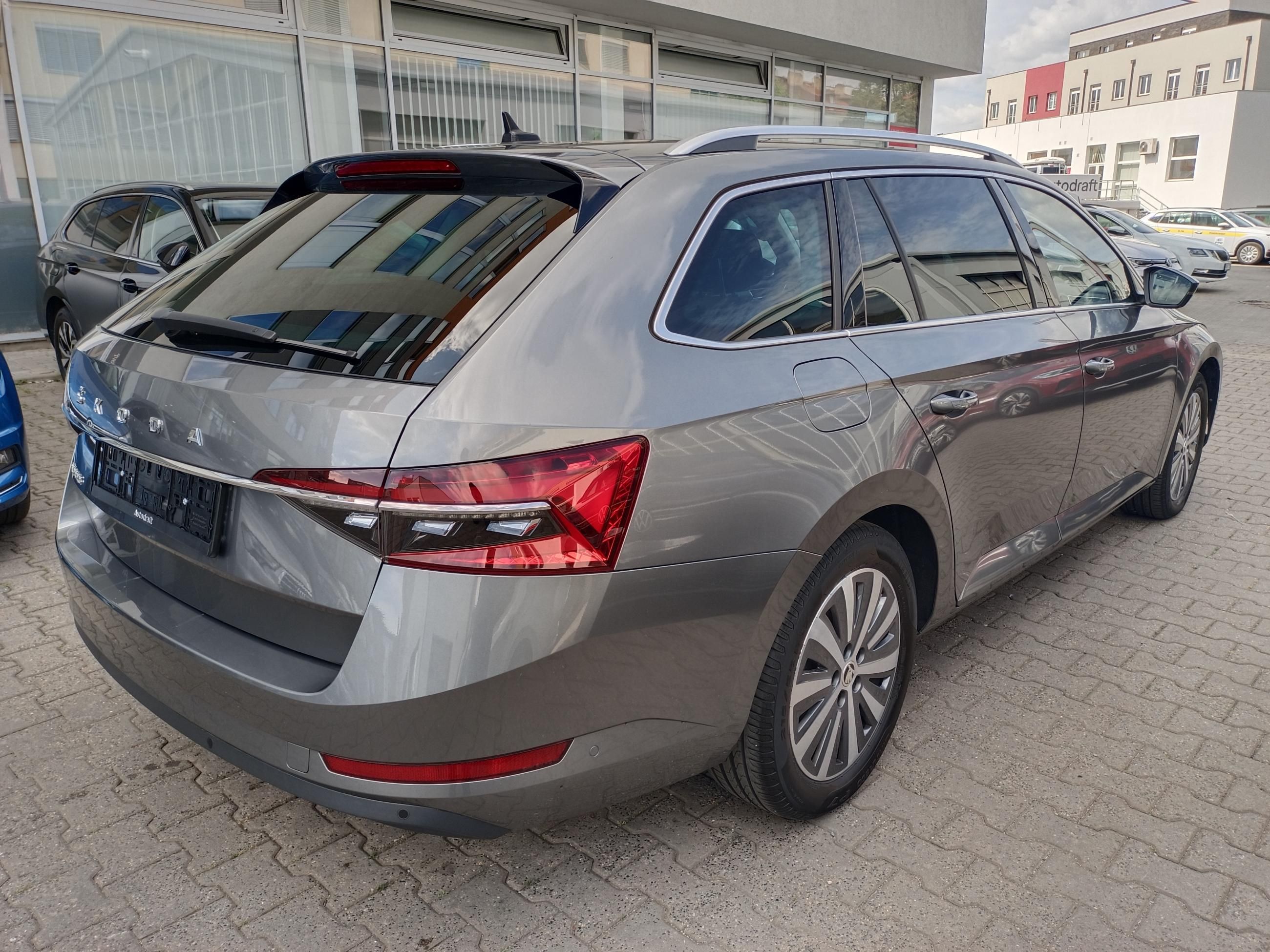Škoda Superb, Style 2.0 TSI 140kW DSG Tažné - fotka 6