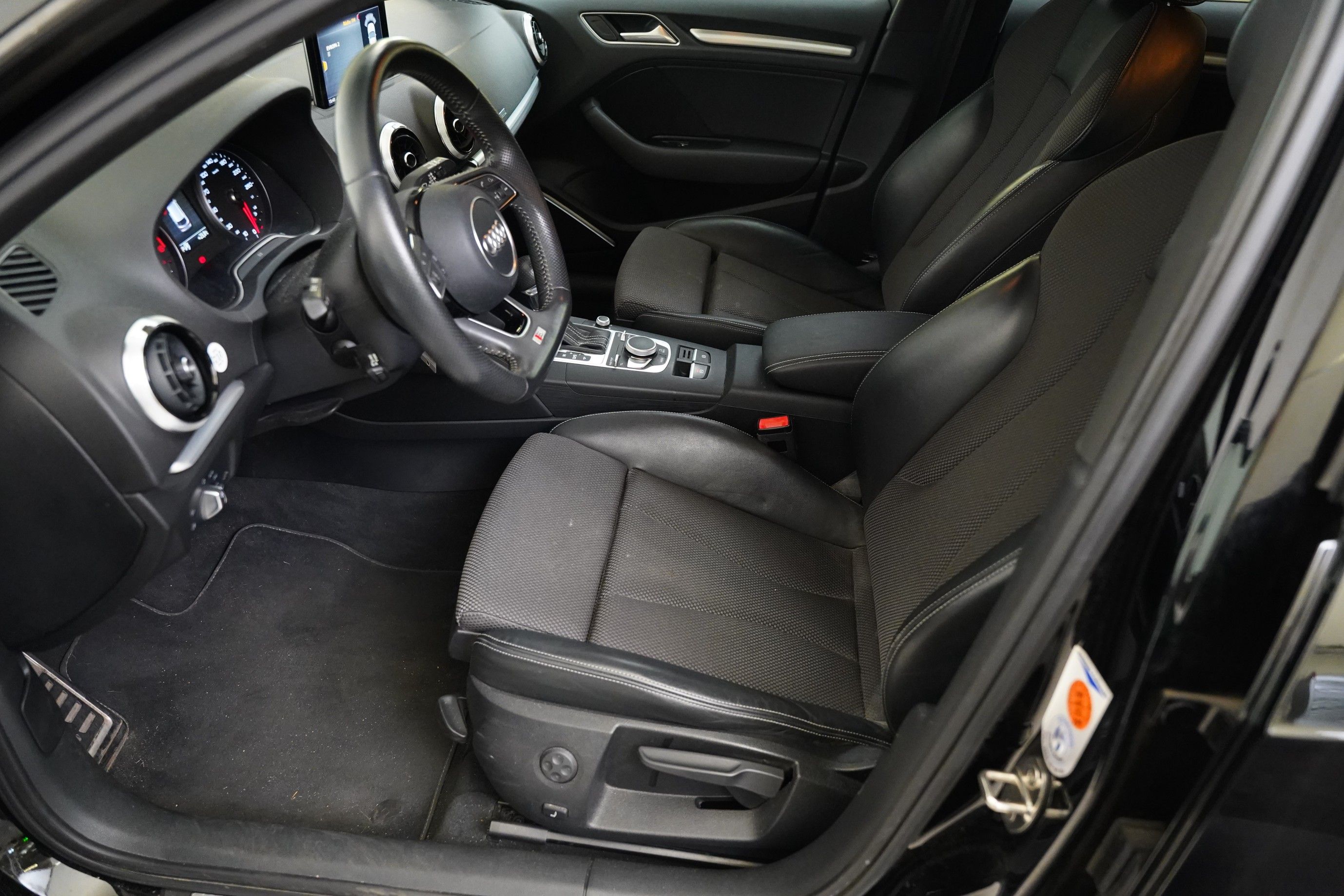 Audi A3, 2.0 TDI 110 kW S-Tronic Sport - fotka 6