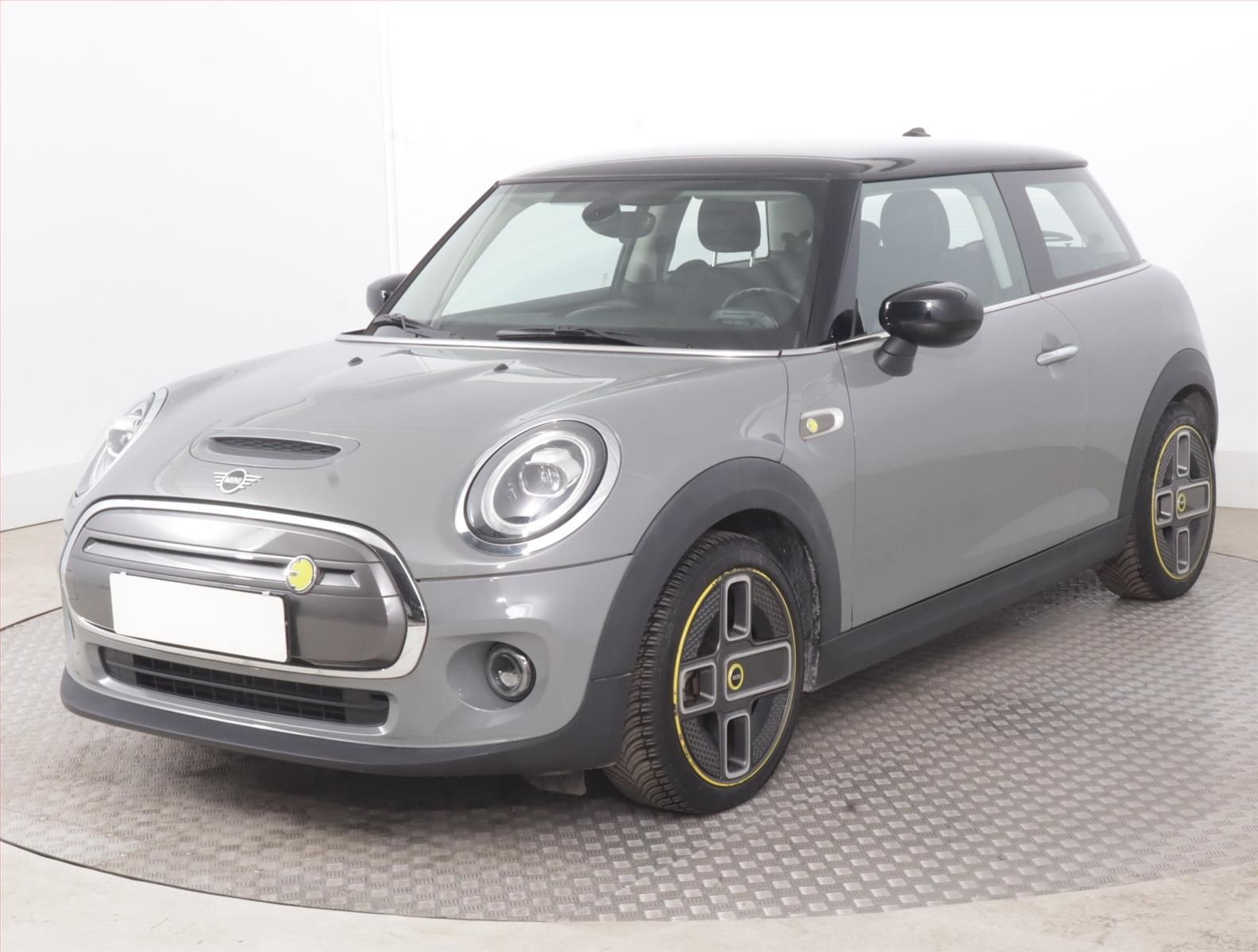 Mini, Cooper SE 32 kWh, SoH 95% - fotka 2