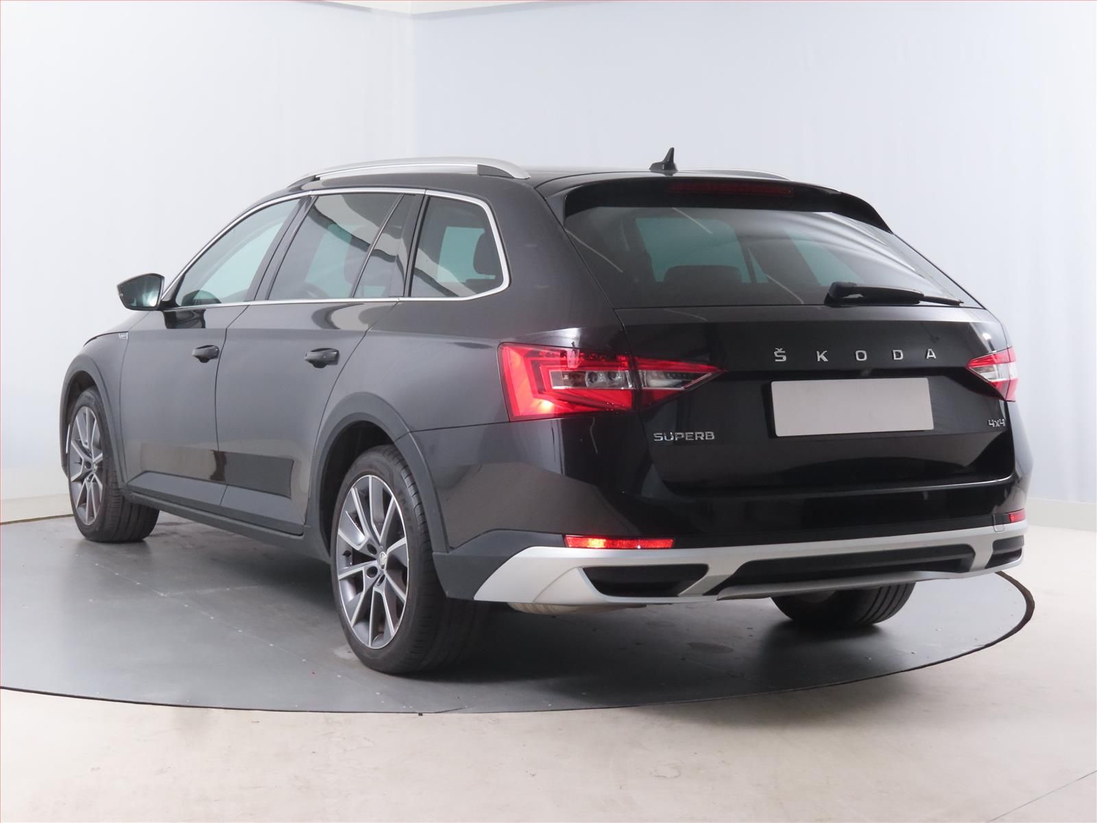 Škoda Superb, 2.0 TDI, Scout, 4X4, Automat - fotka 4