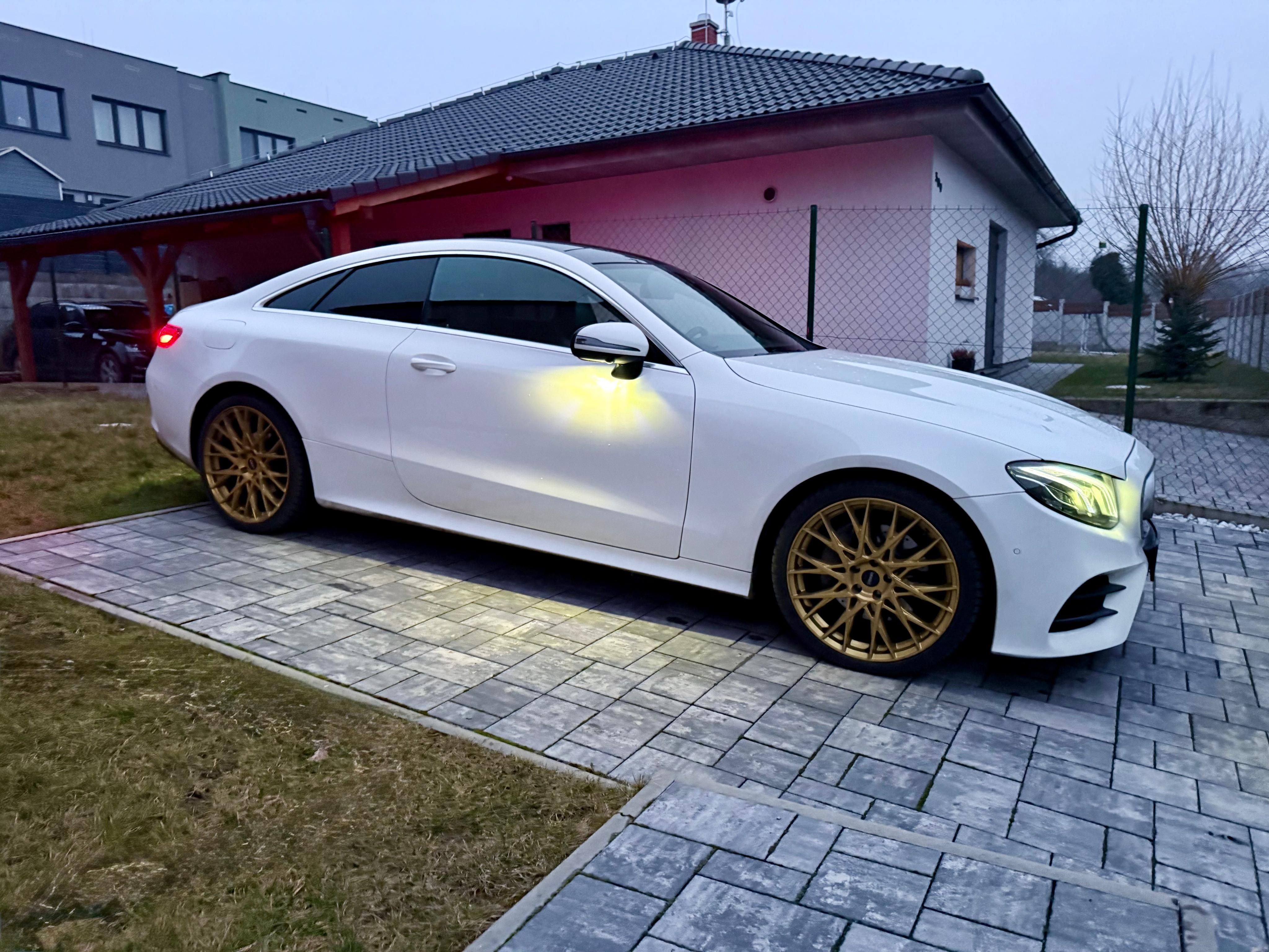 Mercedes-Benz Třídy E, 220d 4matic AMG