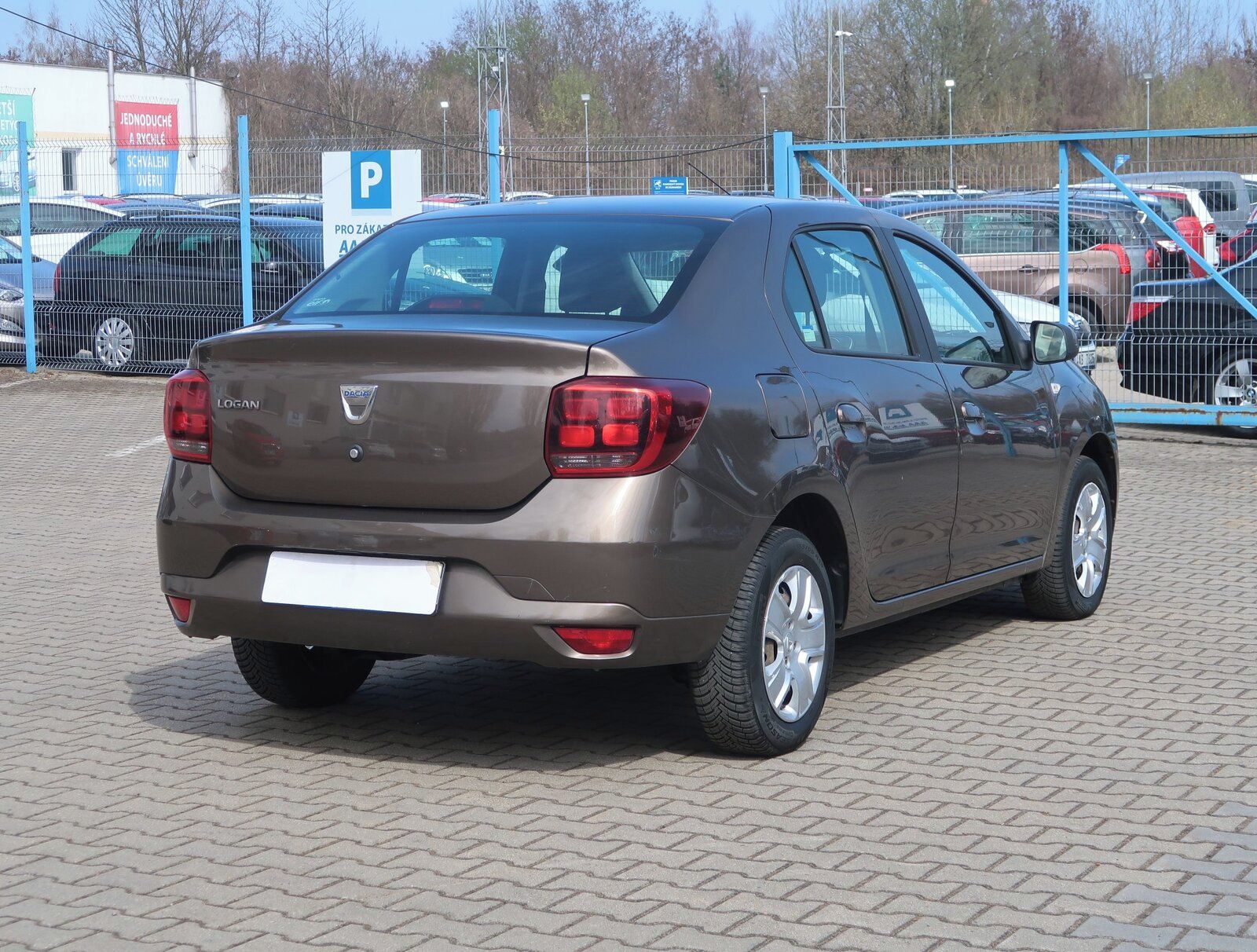 Dacia Logan, 1.0 SCe, ČR,1.maj, Klima - fotka 5