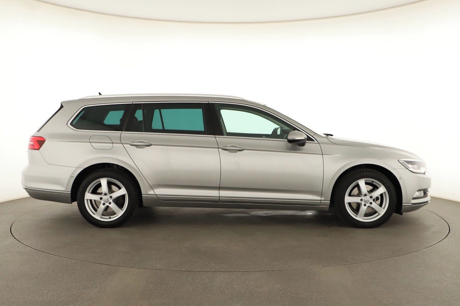 Volkswagen Passat, 2.0 TDI, Highline, Kůže, Navi - fotka 6