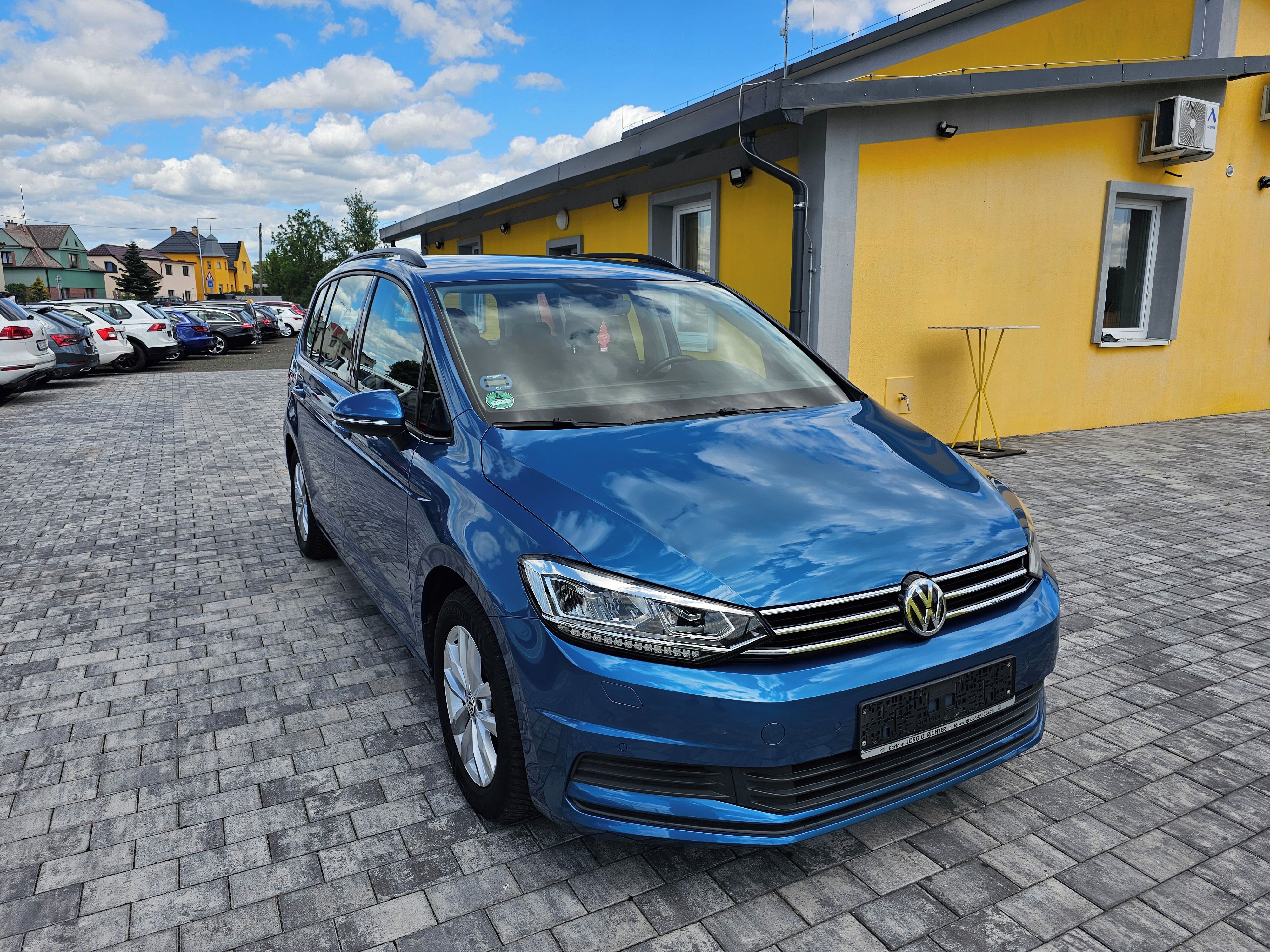 Volkswagen Touran, 1.4 TSI 110kw, Highline, 1 Maj - fotka 3