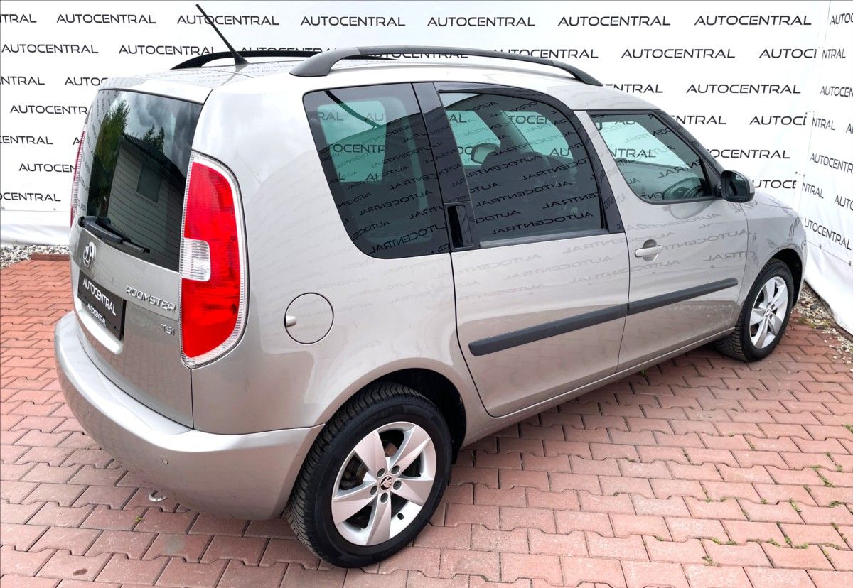 Škoda Roomster, 1,2 TSi,77kW,serv.kn. - fotka 4