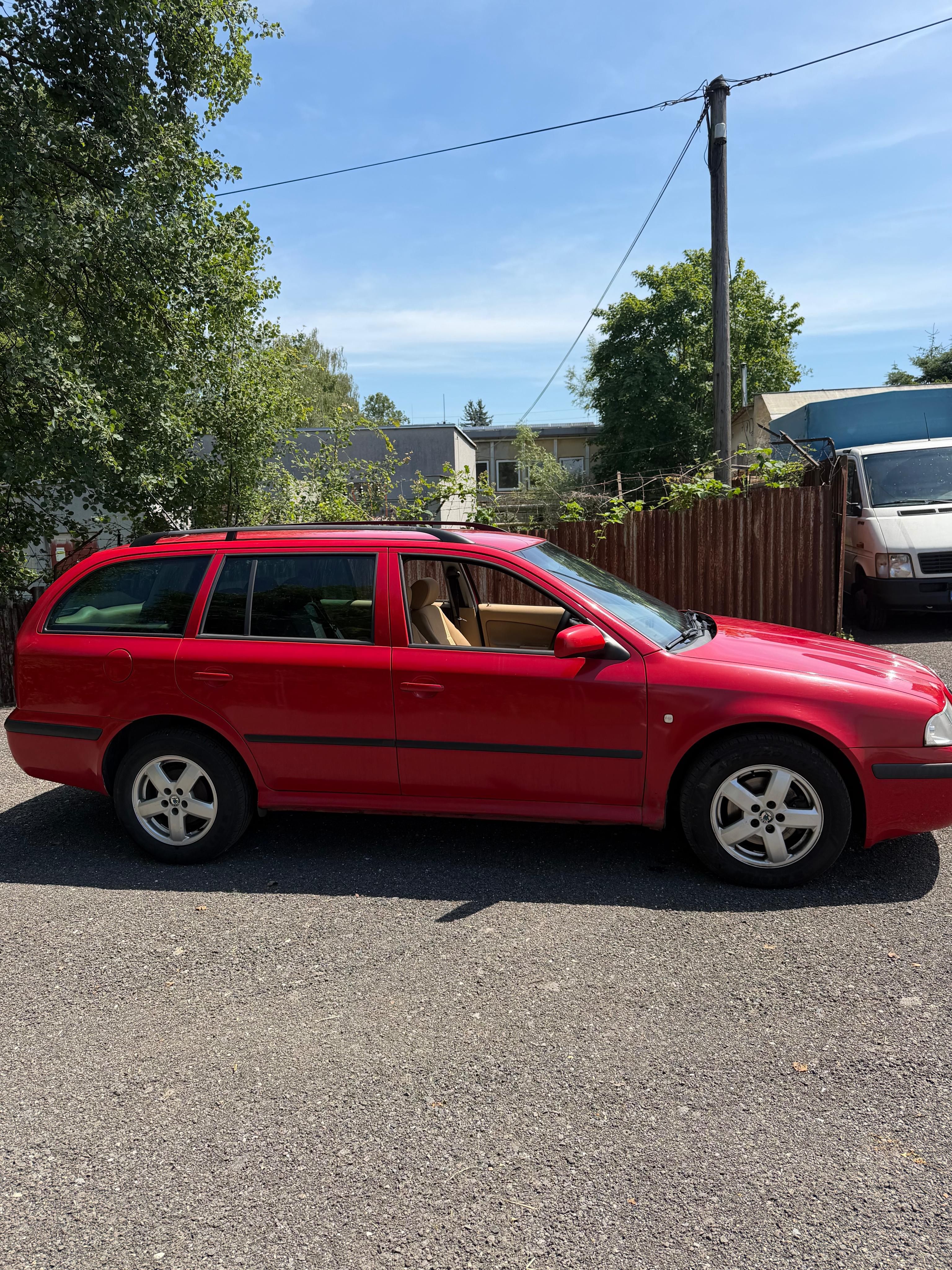 Škoda Octavia - fotka 3