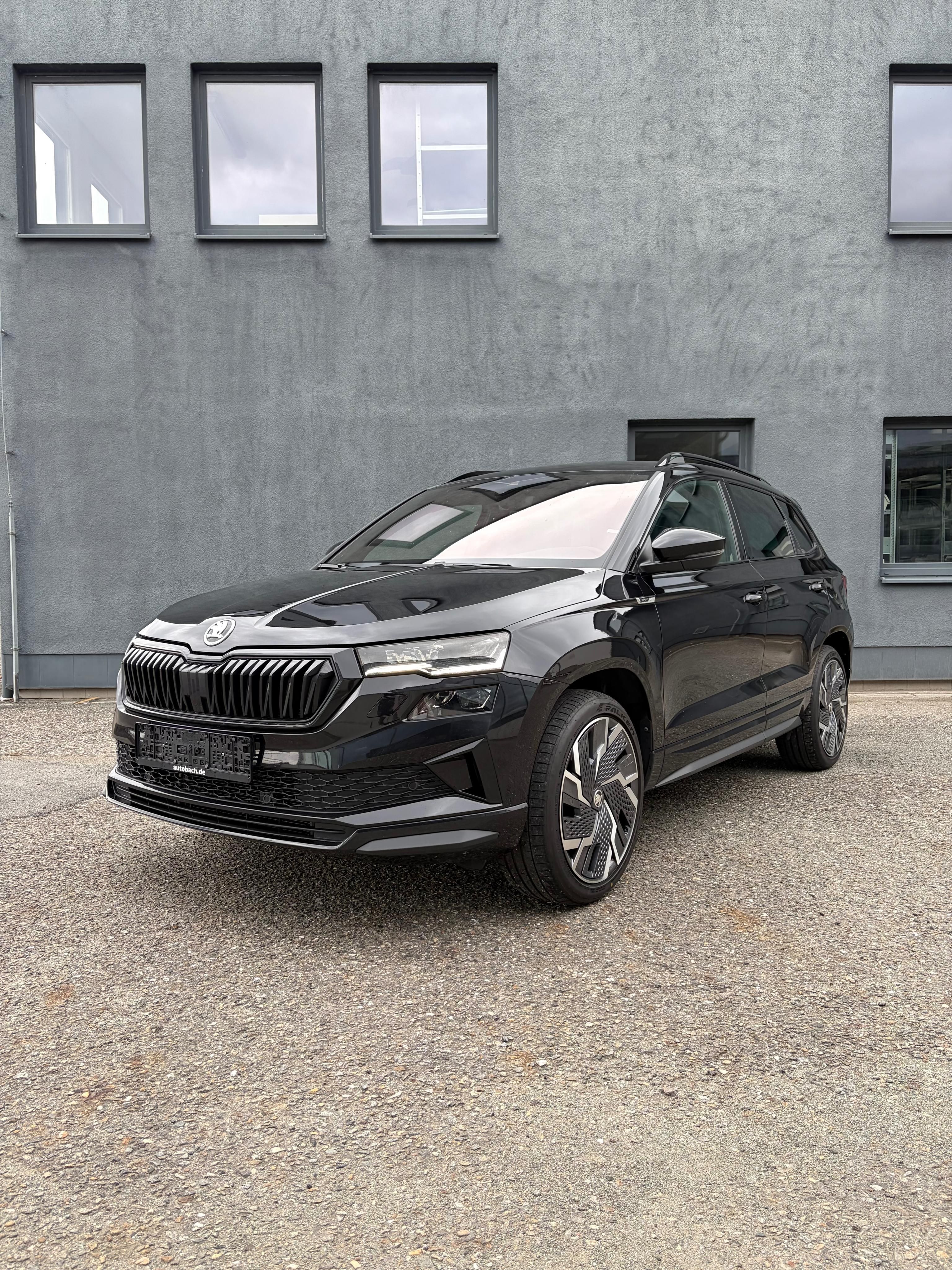 Škoda Karoq, 2.0TSI 140kw 4x4 DSG SPORTLINE - fotka 2