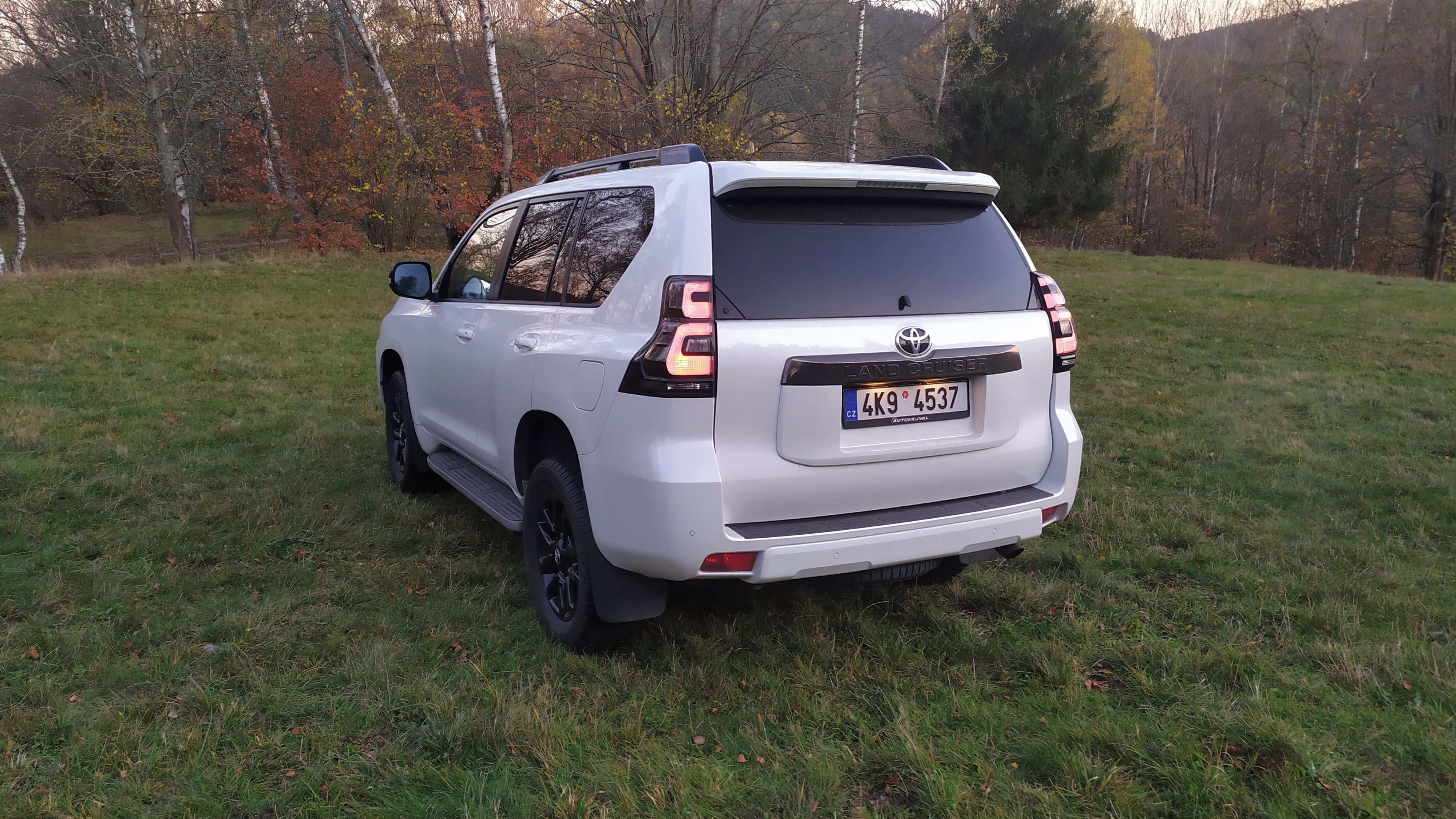 Toyota Land Cruiser, Executive, STAV NOVÉHO !! - fotka 3