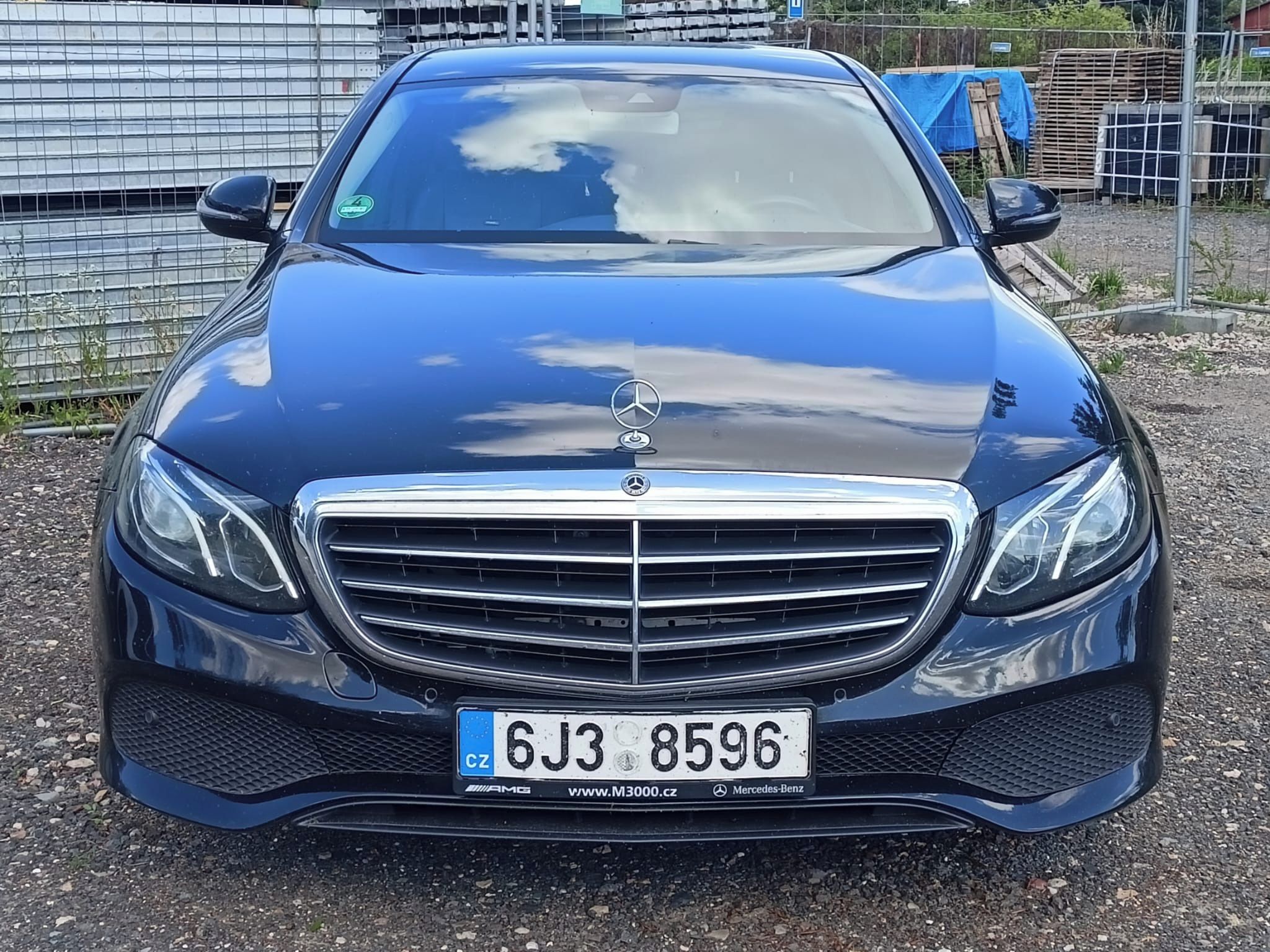 Mercedes-Benz Třídy E, E 200d, 1. maj, ČR, poškozeno - fotka 2