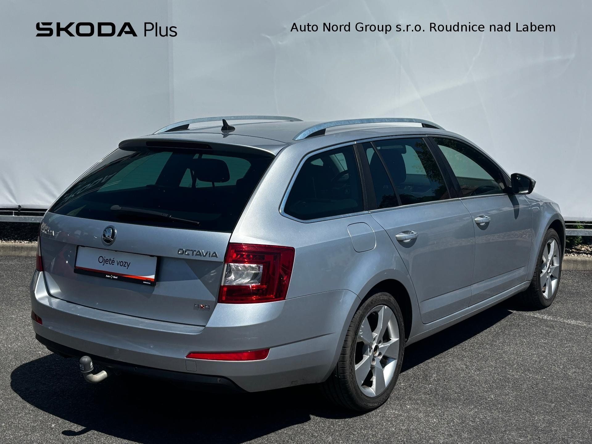 Škoda Octavia, Octavia OCT.COM STY TD 110/2.0 - fotka 2