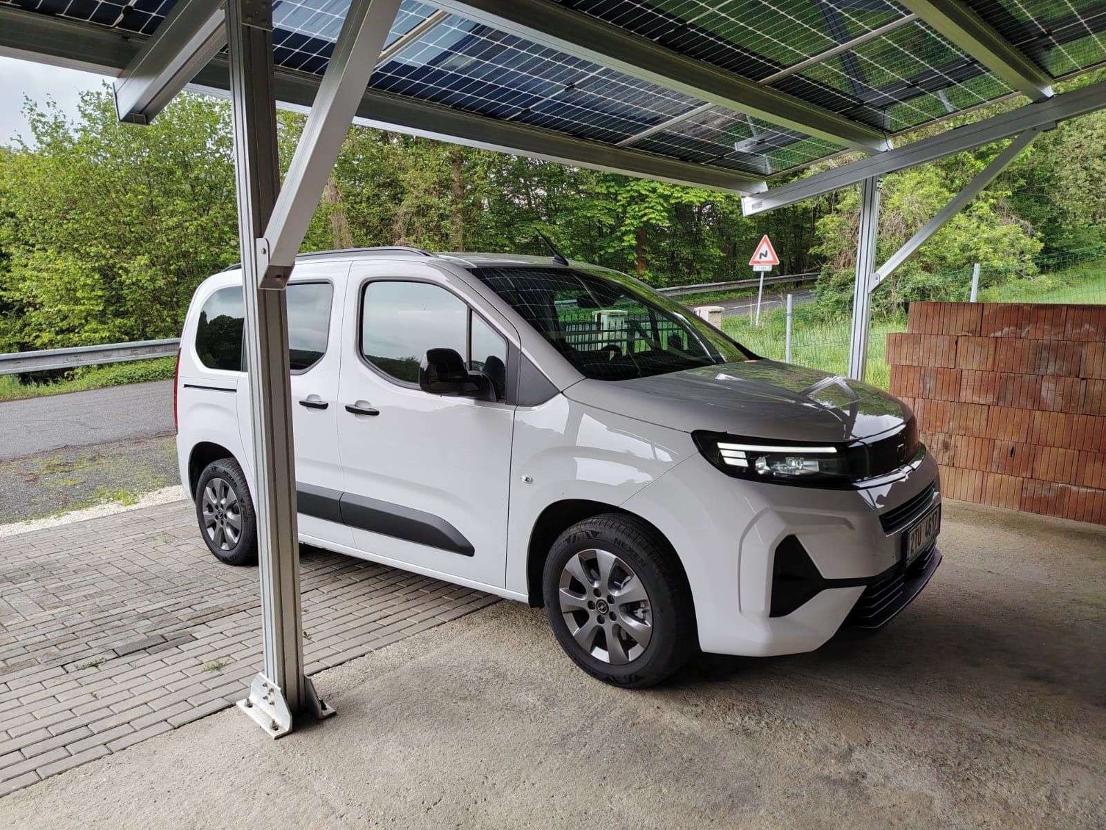 Opel Combo, pro ZTP se sklápěcí rampou - fotka 4