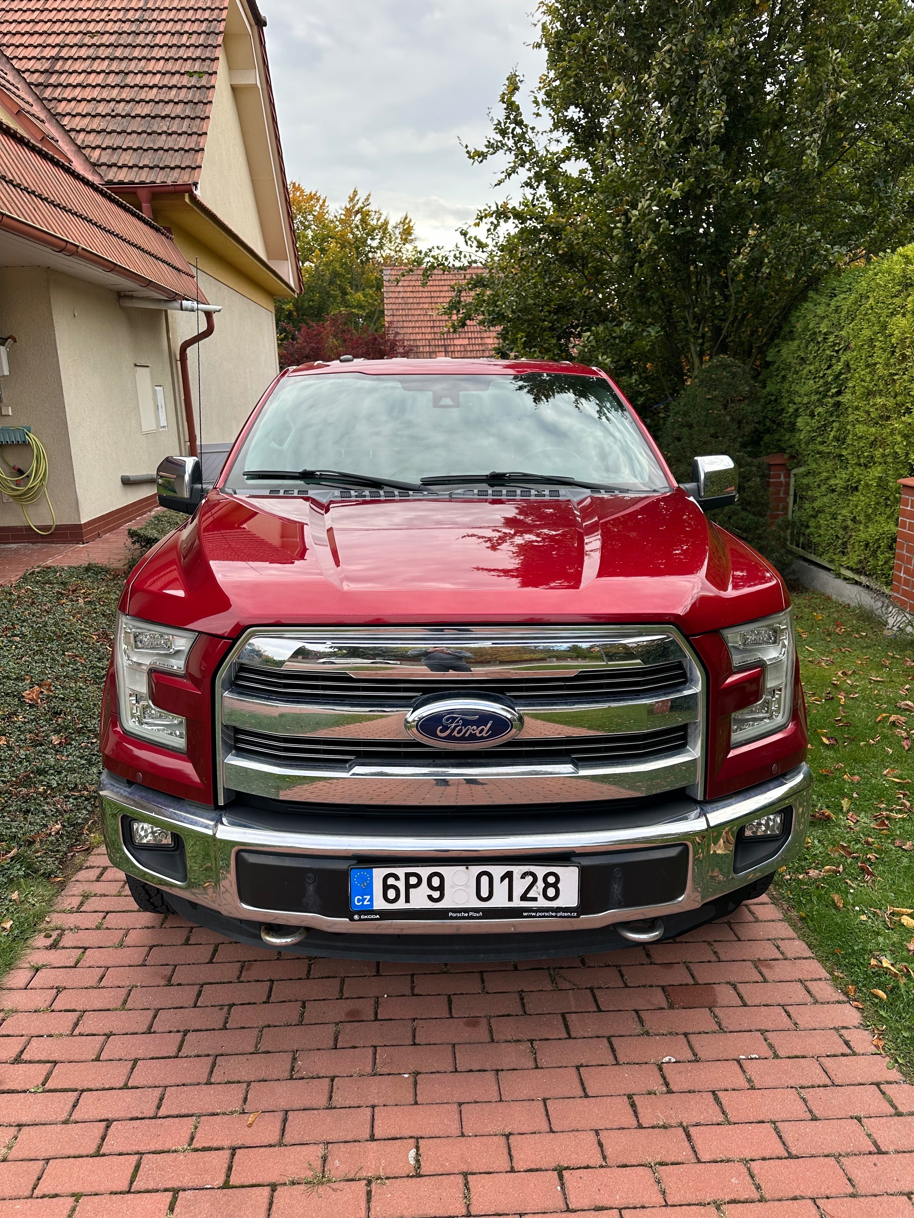 Ford F-150, 5.0 V8 Lariat - fotka 5