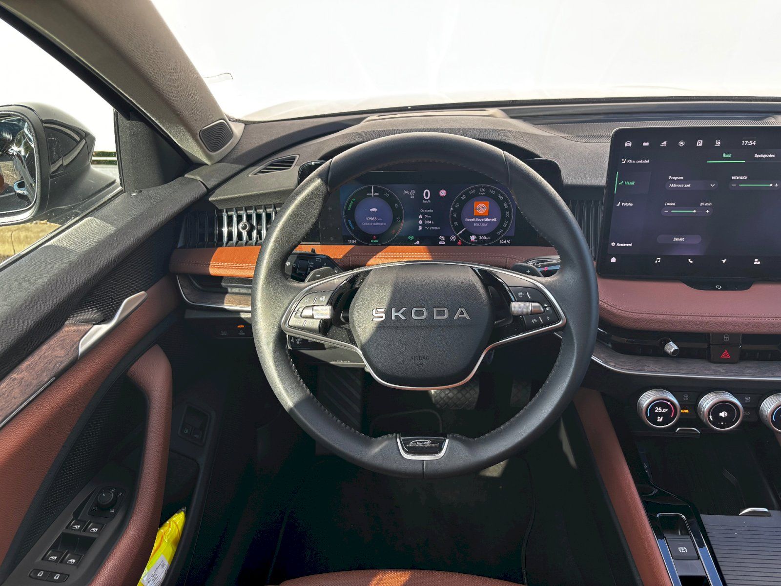 Škoda Superb, Laurin & Klement 1.5 TSI iV / - fotka 5
