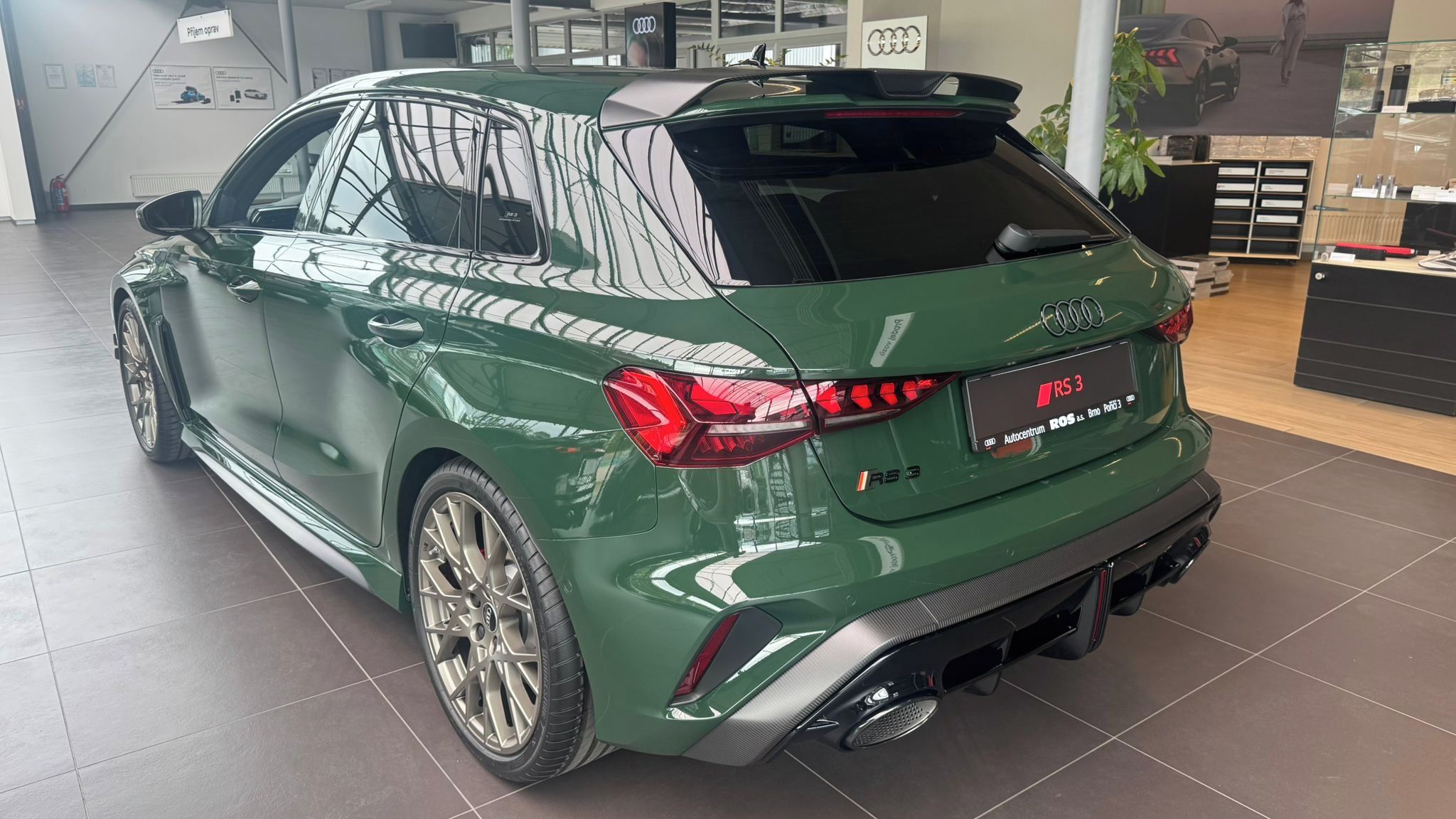 Audi RS3, Sportback - Limitovaná Edice - fotka 3