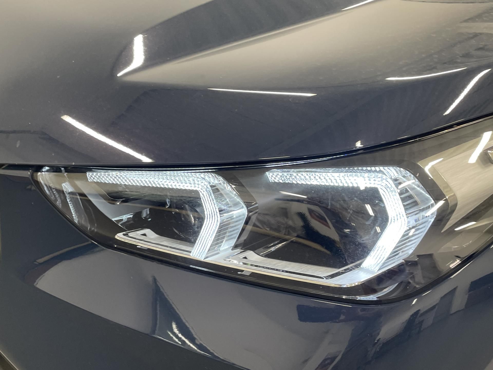 BMW iX1, xDrive30e - fotka 5