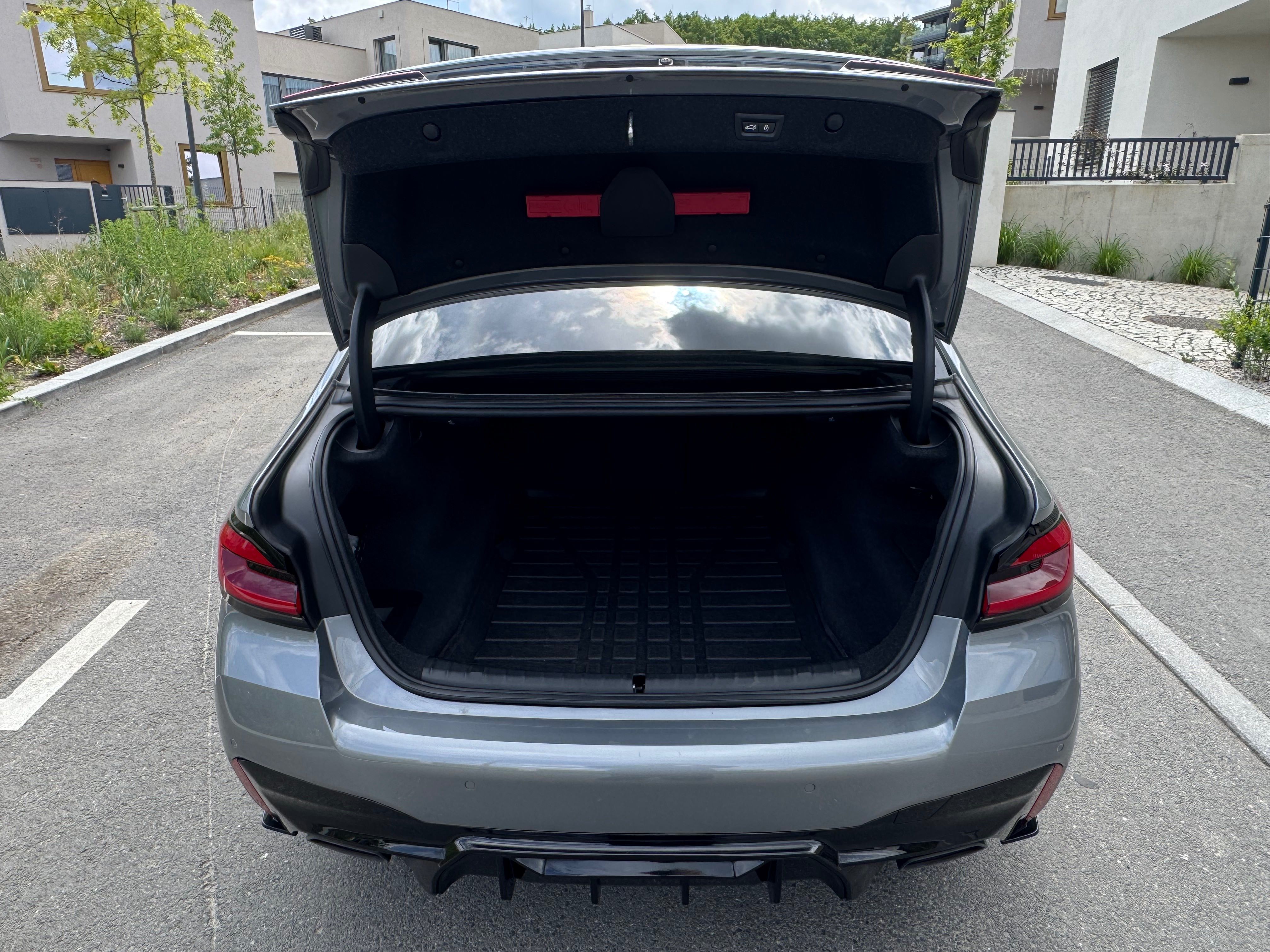BMW Řada 5, 540d xDrive M-Sport Pro - fotka 6