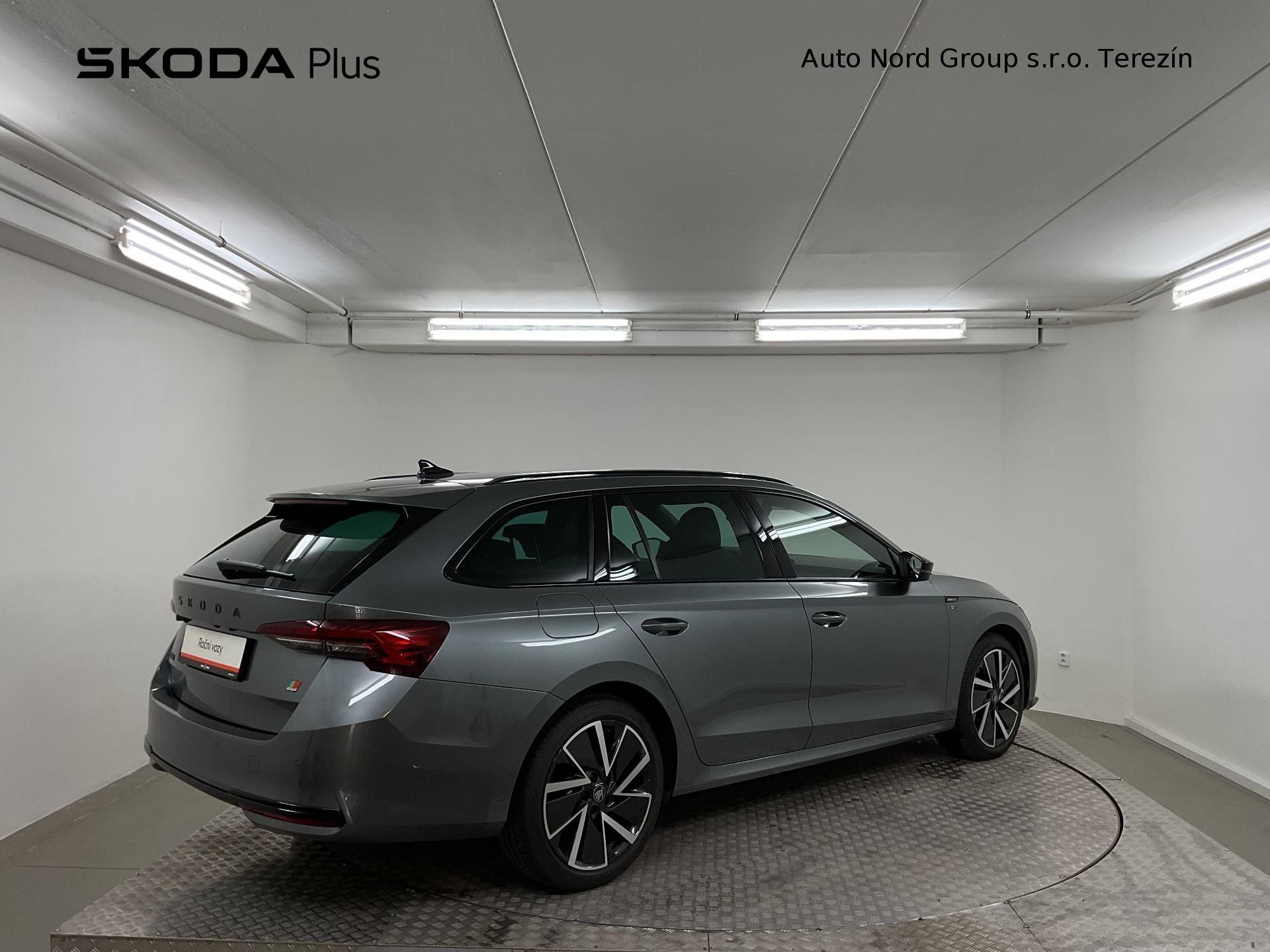 Škoda Octavia, 2.0 TDI 110kW DSG Sportline Co - fotka 2