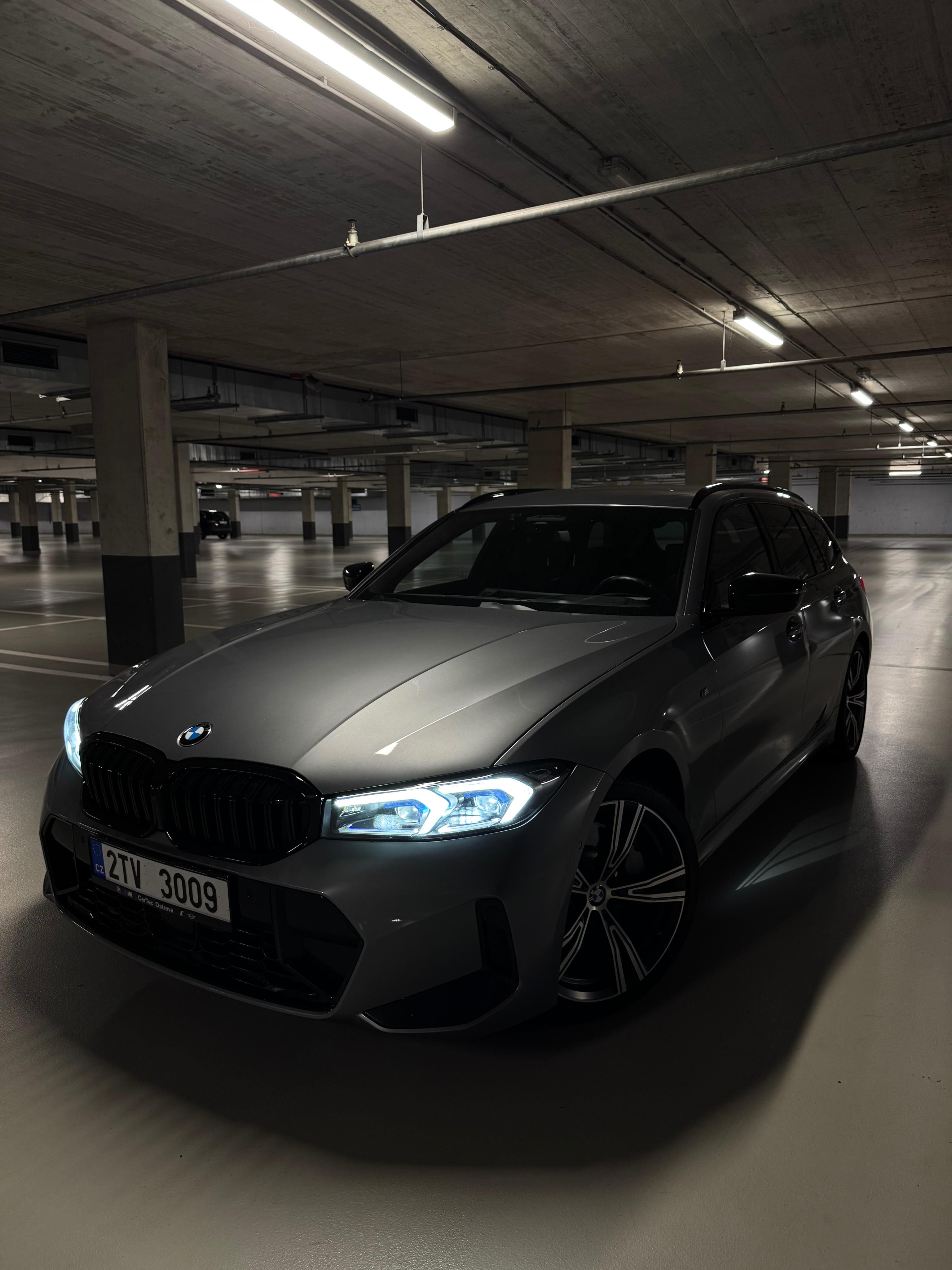 BMW Řada 3, BMW 330d xDrive Touring - fotka 5