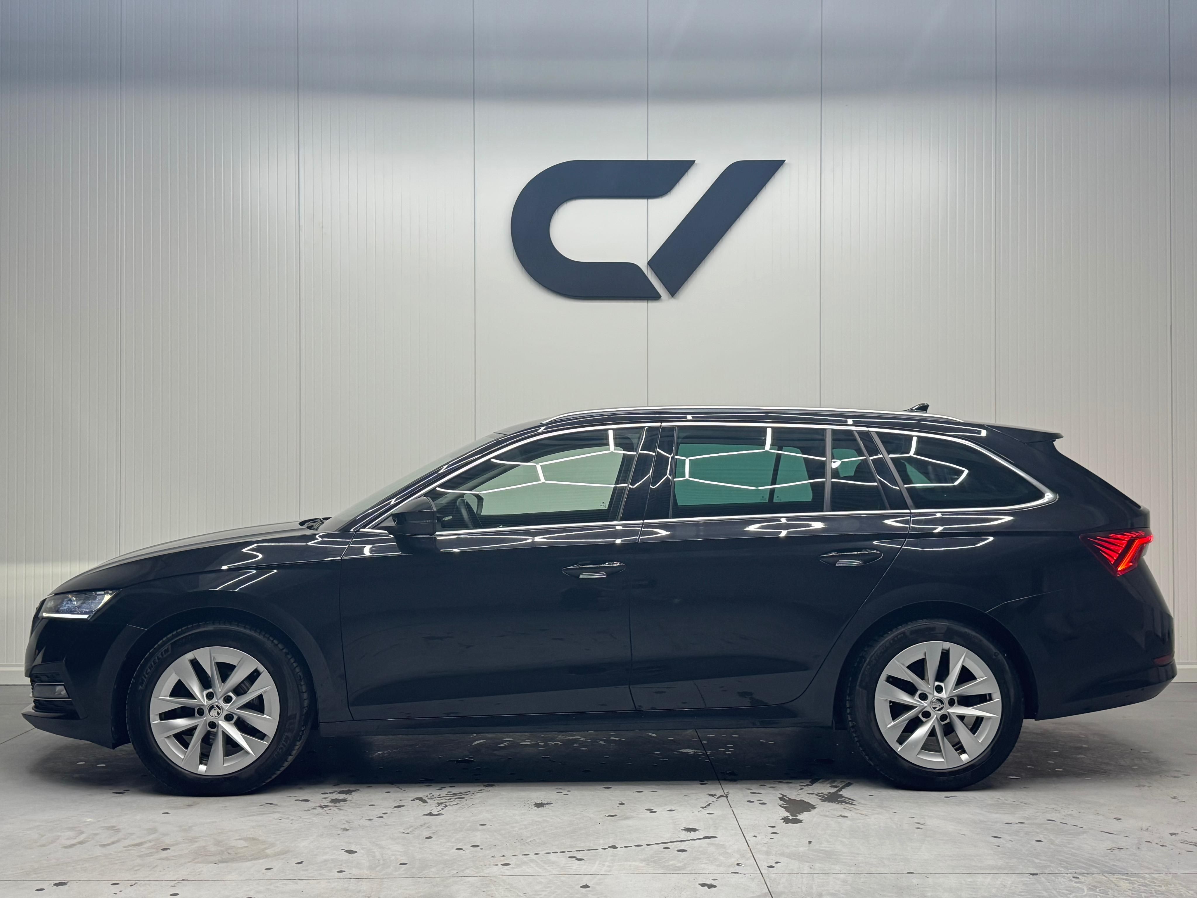 Škoda Octavia, 2.0 TDI Style HEAD UP - fotka 4