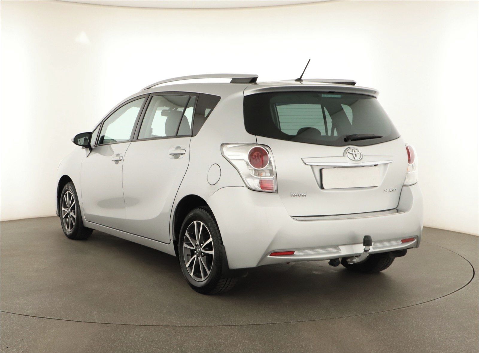 Toyota Verso, 1.6 D-4D, Automatická klima - fotka 4
