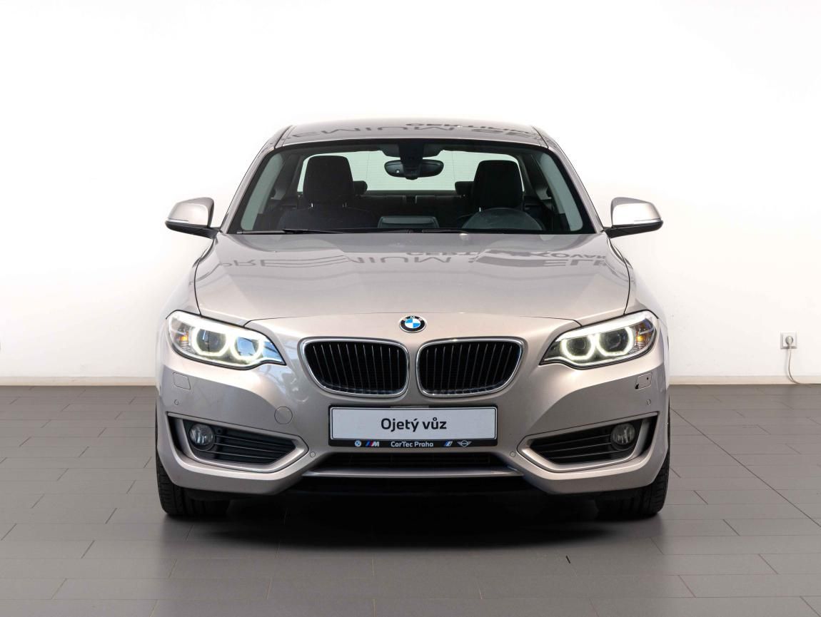 BMW Řada 2, 220d xDrive - fotka 2