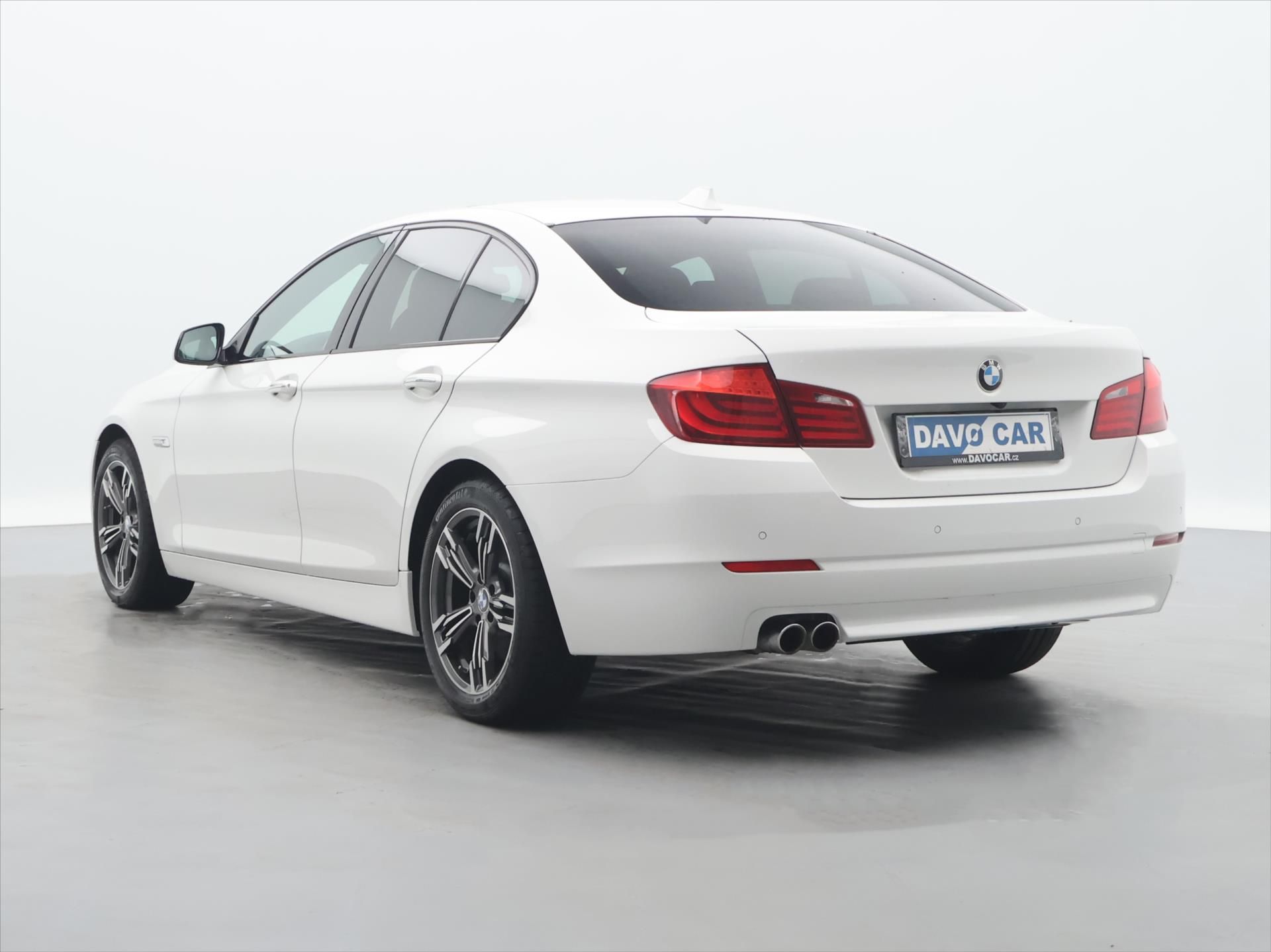 BMW Řada 5, 3,0 530d 190KW xDrive CZ - fotka 5