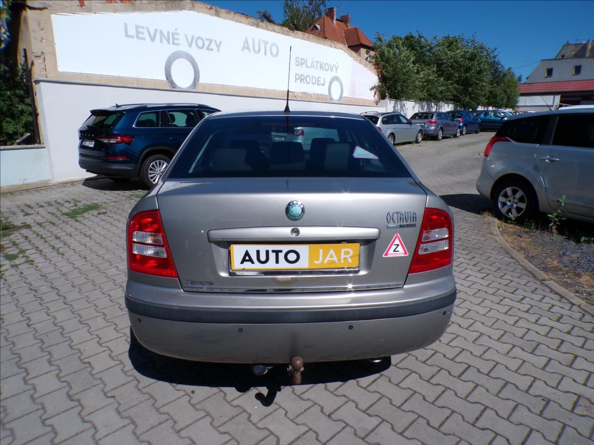 Škoda Octavia, 1,6 MPI  TOUR,TAŽNÉ ZAŘÍZENÍ - fotka 6
