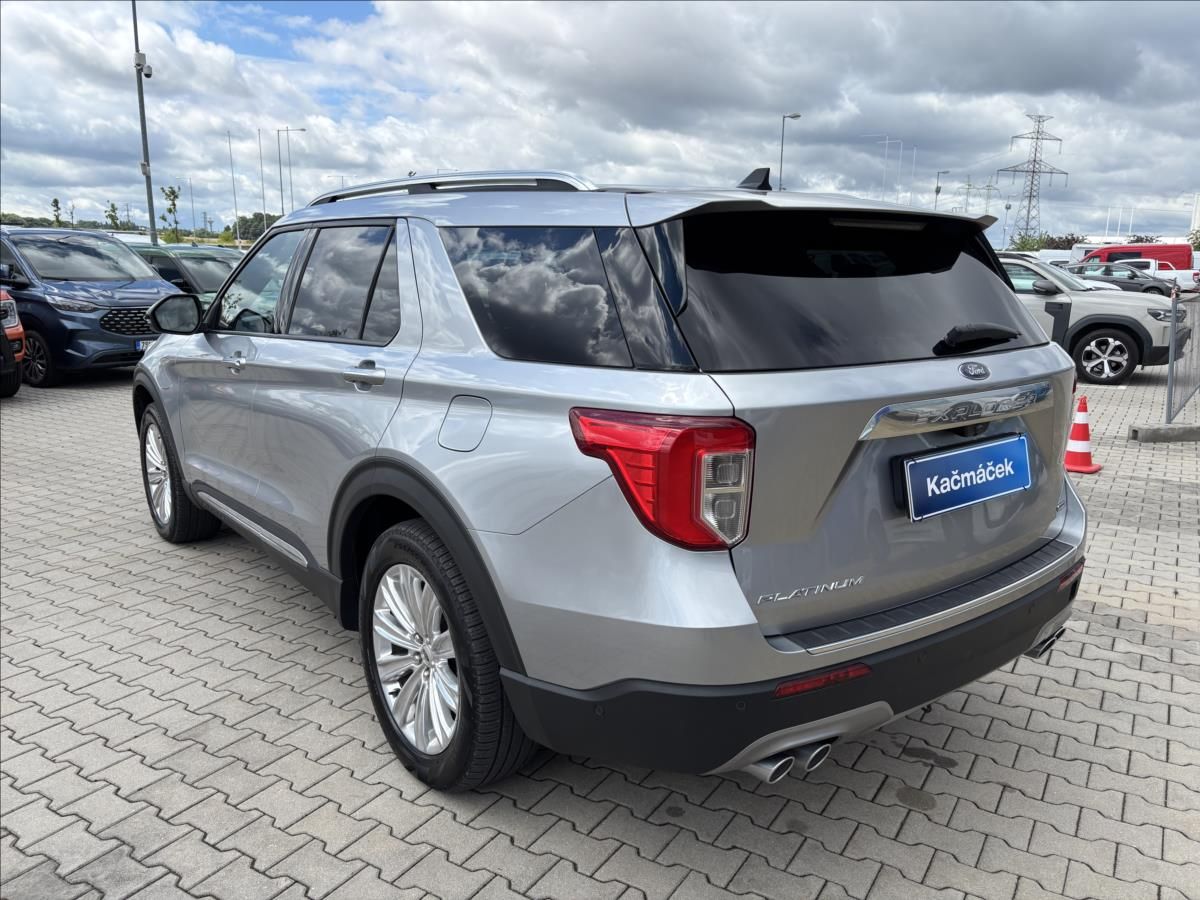 Ford Explorer, 3,0 V6 PHEV Platinum AWD 7Míst - fotka 3