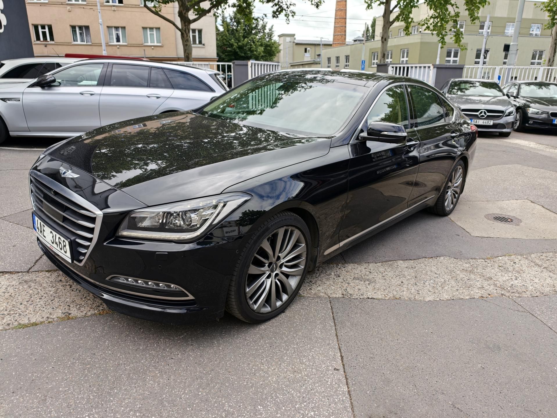 Hyundai Genesis, V6 GDi 3,8 HTrac CZ,1 maj