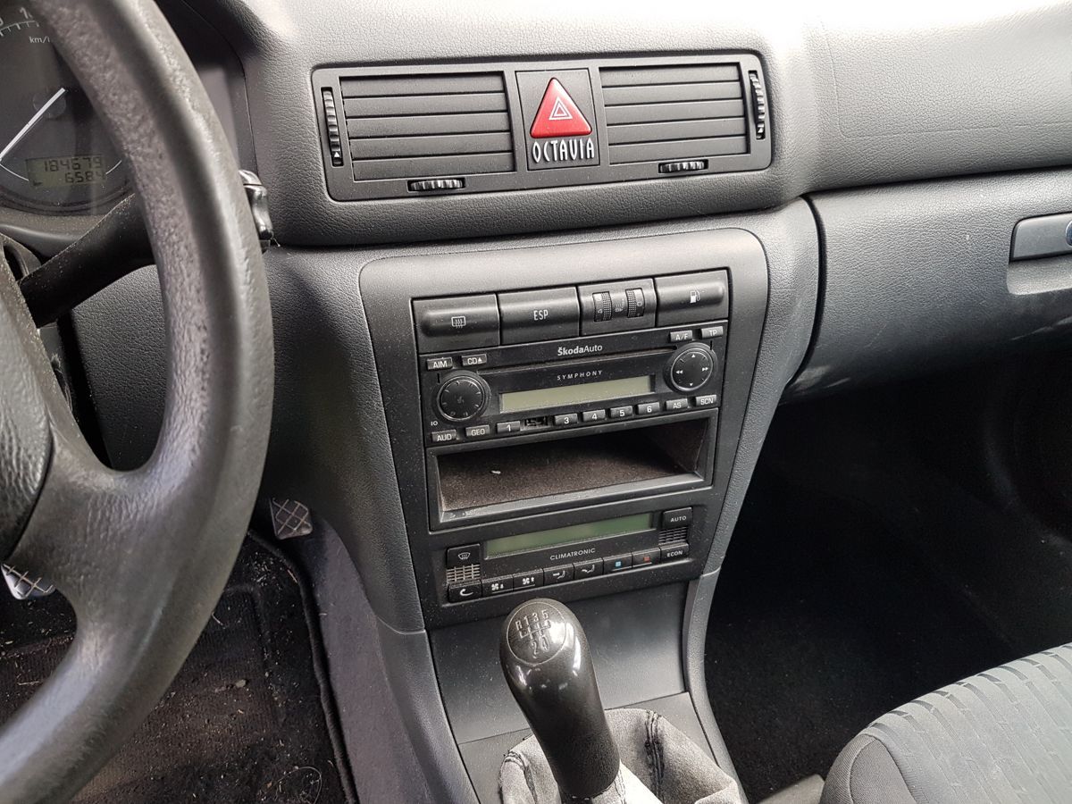 Škoda Octavia, 1.9TDi 81KW 184.000km - fotka 6