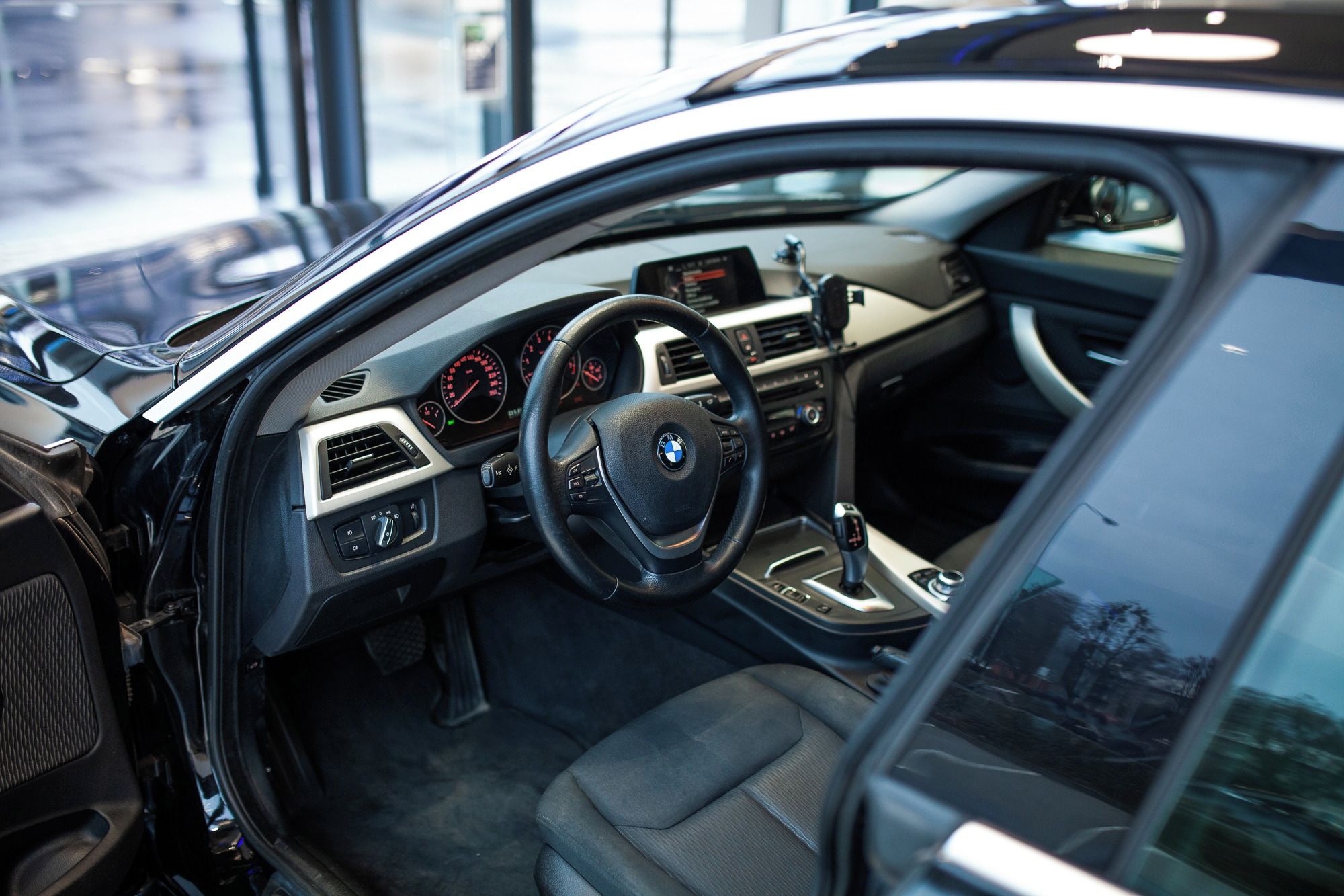 BMW Řada 3, 320i xDrive GT - fotka 4