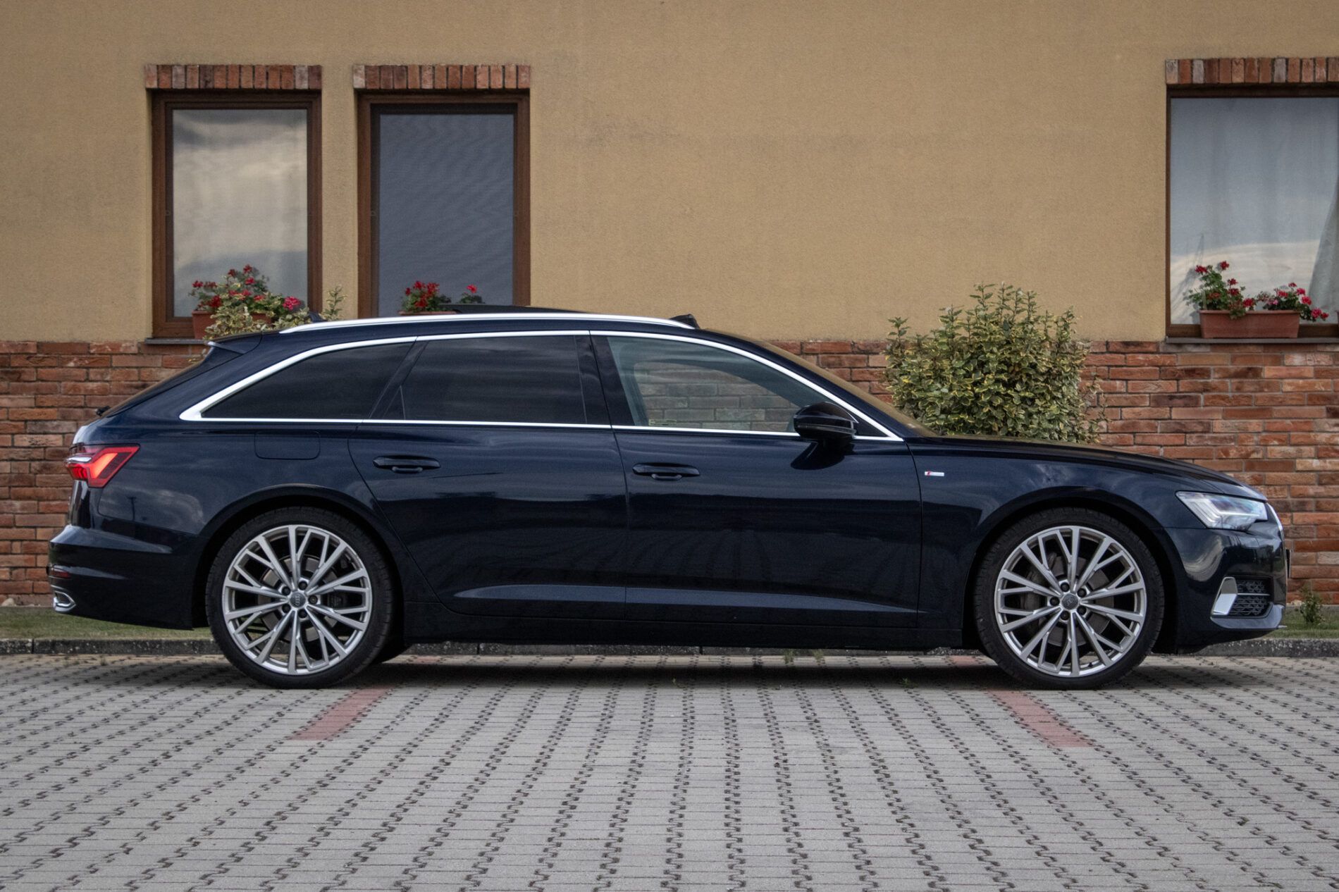 Audi A6 Avant - fotka 6