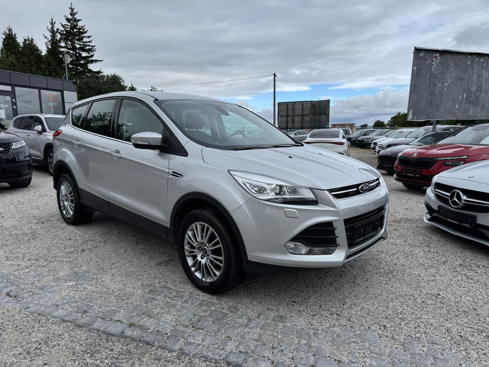 Ford Kuga, 1.6 134 kw, 4x4, Bohatá výbava - fotka 2