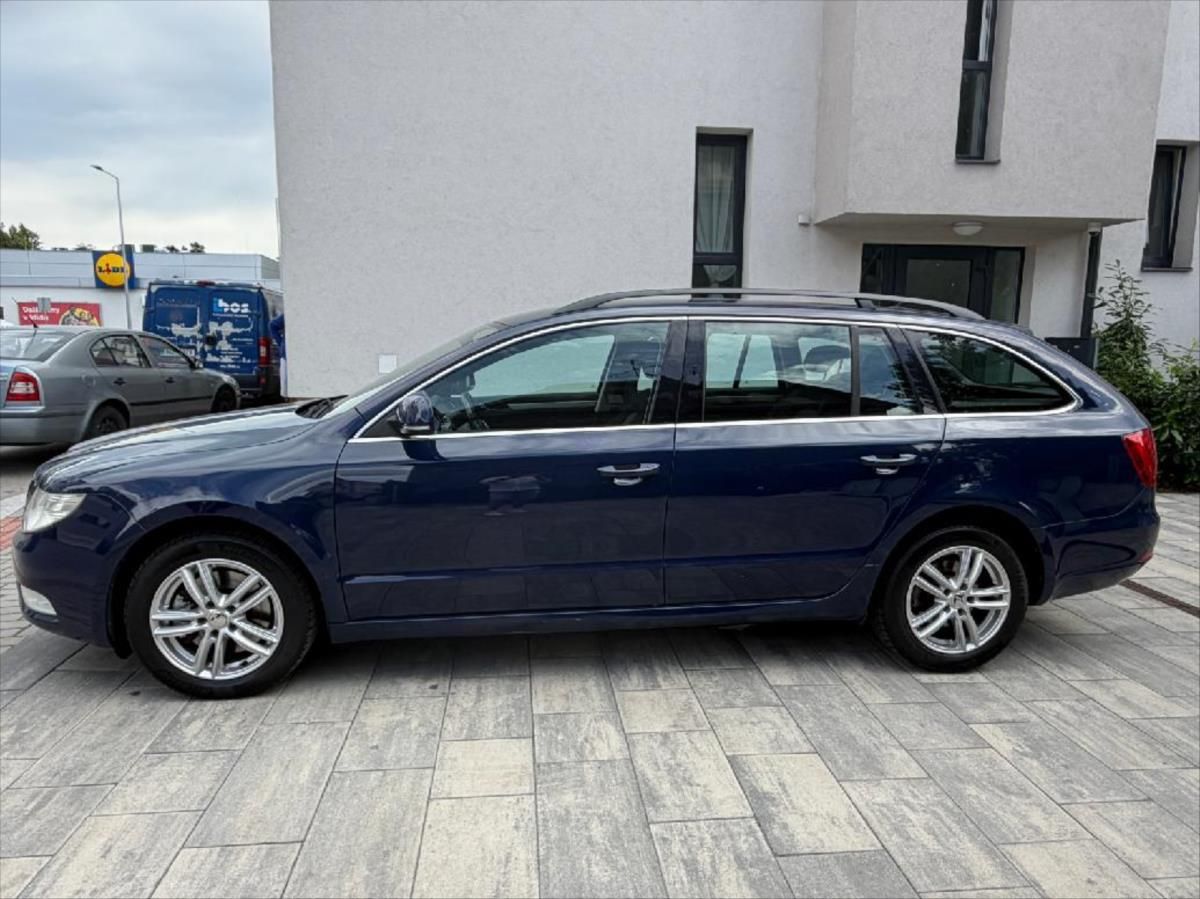 Škoda Superb, 2,0 Combi TDI 125 kw - fotka 3