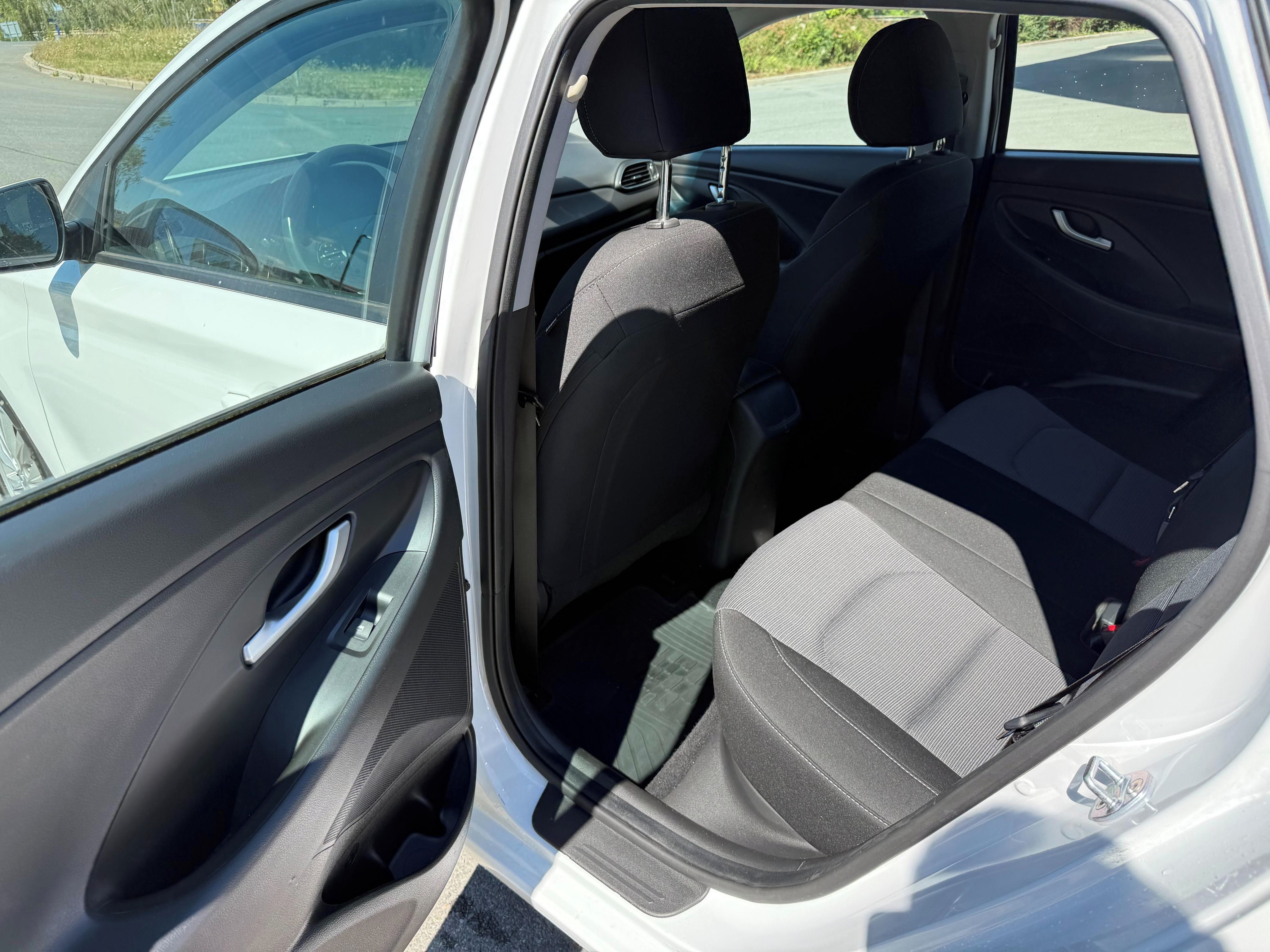 Hyundai i30, 1.6 CRDi 85kW - fotka 6