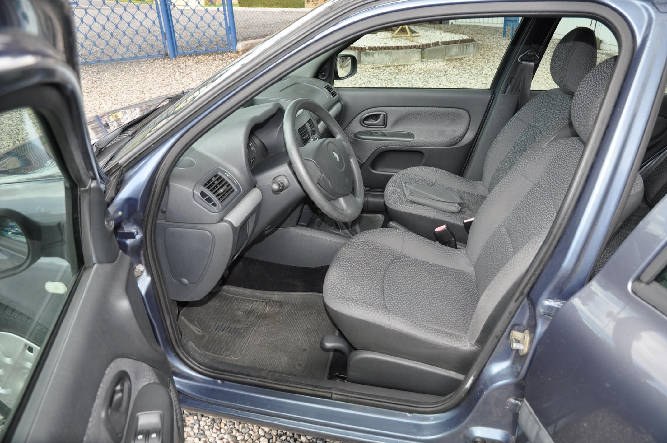 Renault Clio, 1.2i 43kW 5dv. KLIMA - fotka 6